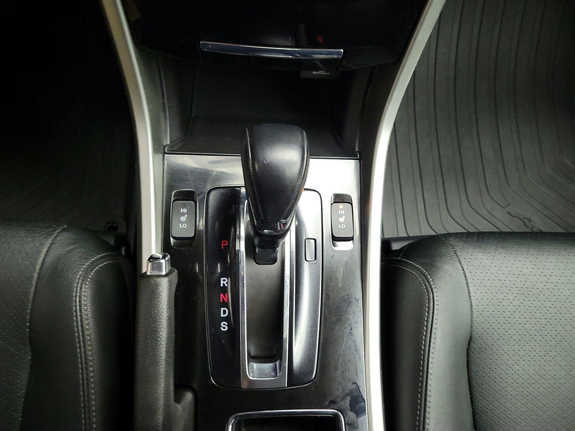 Thumbnail: 2017 Honda Accord - 17