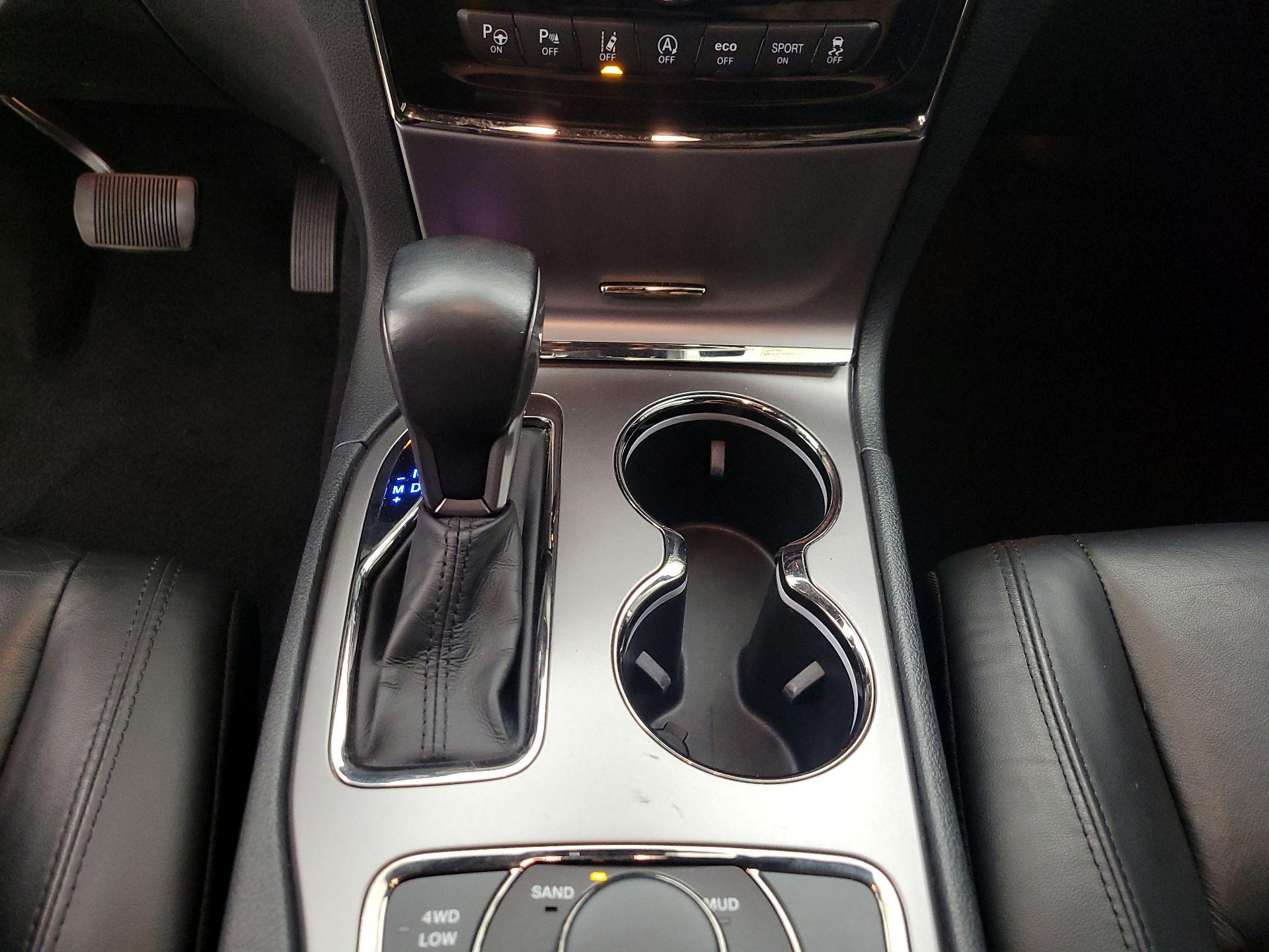 Thumbnail: 2020 Jeep Grand Cherokee - 18