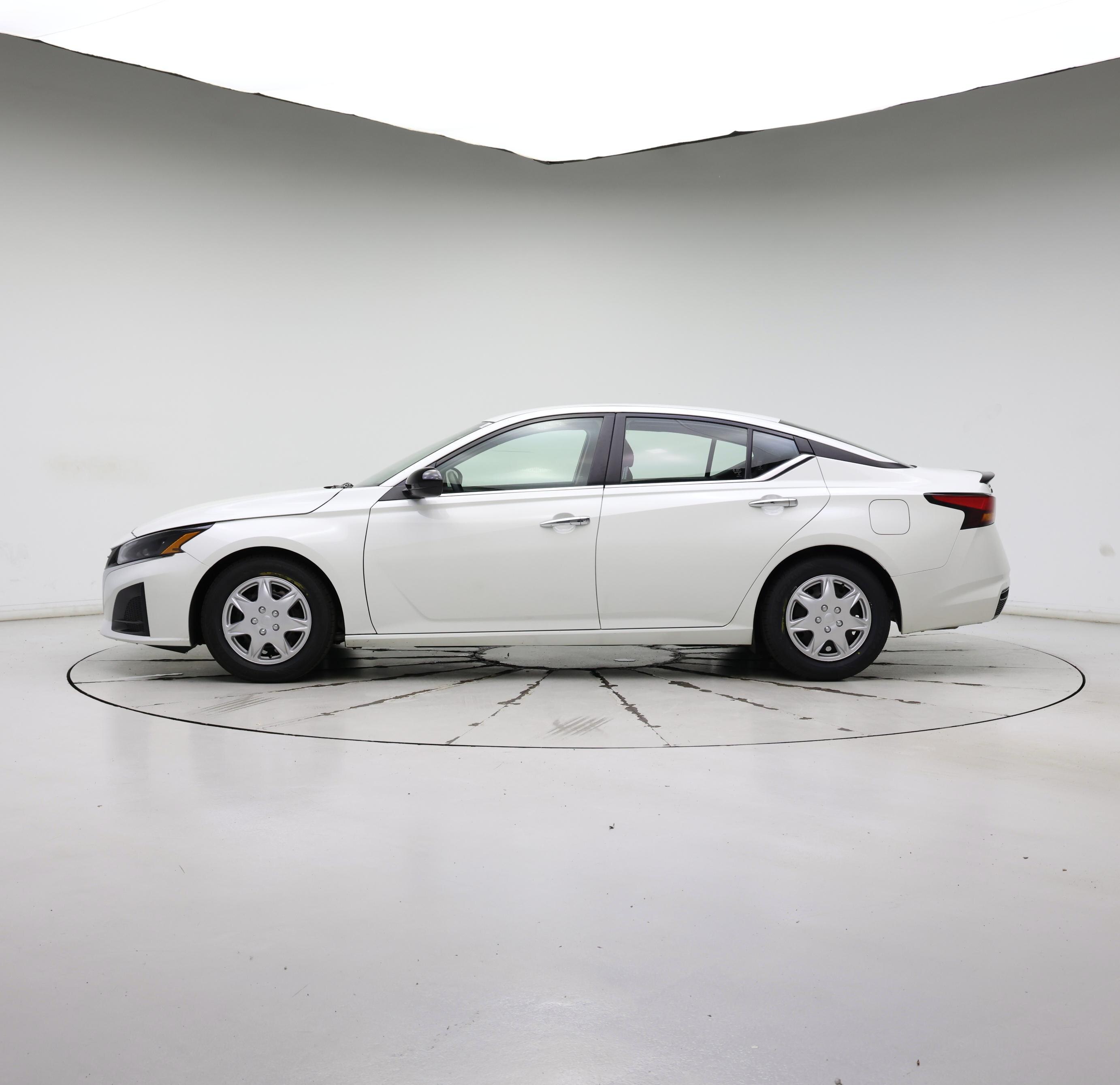 Thumbnail: 2023 Nissan Altima - 3
