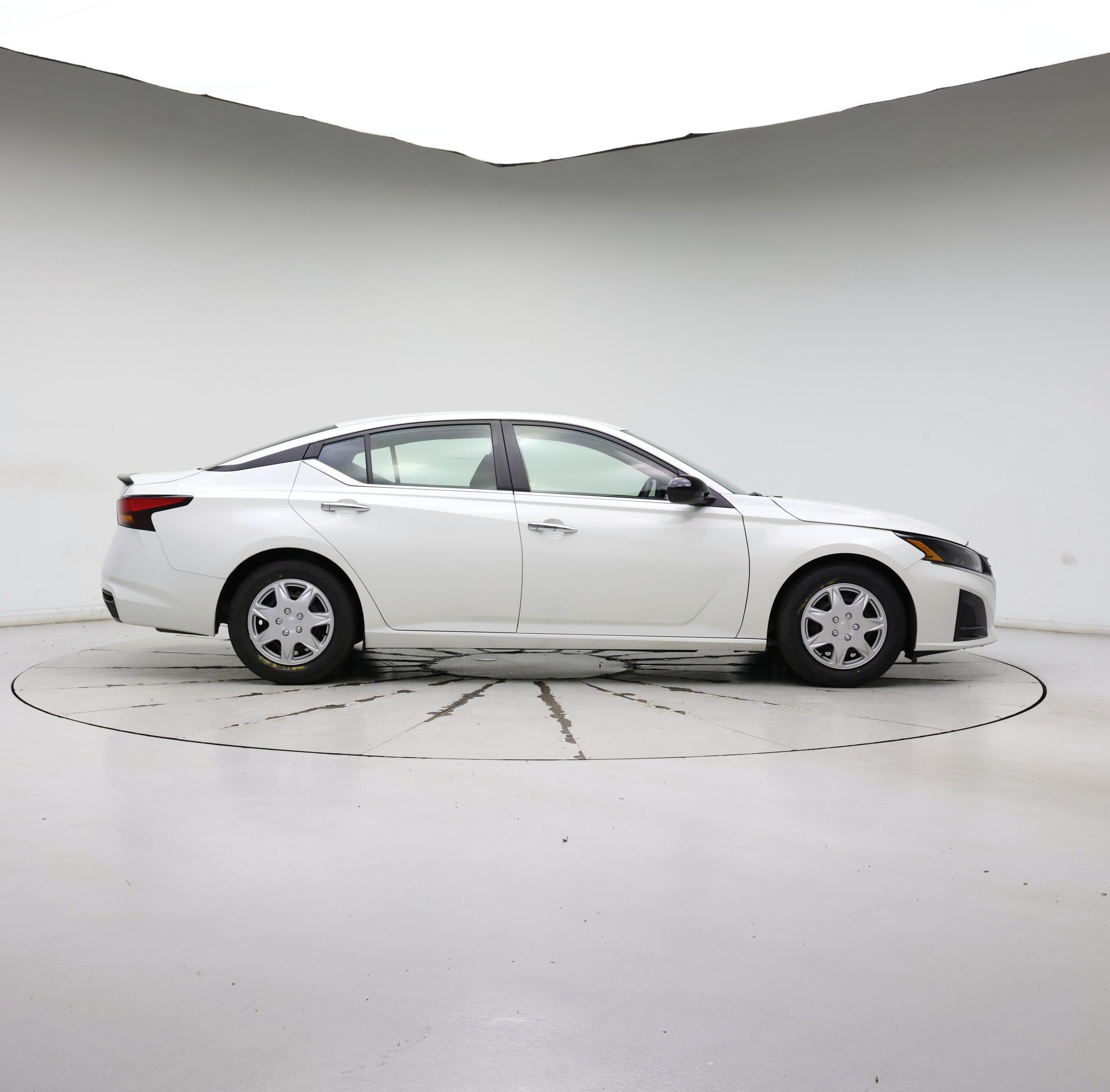 Thumbnail: 2023 Nissan Altima - 7