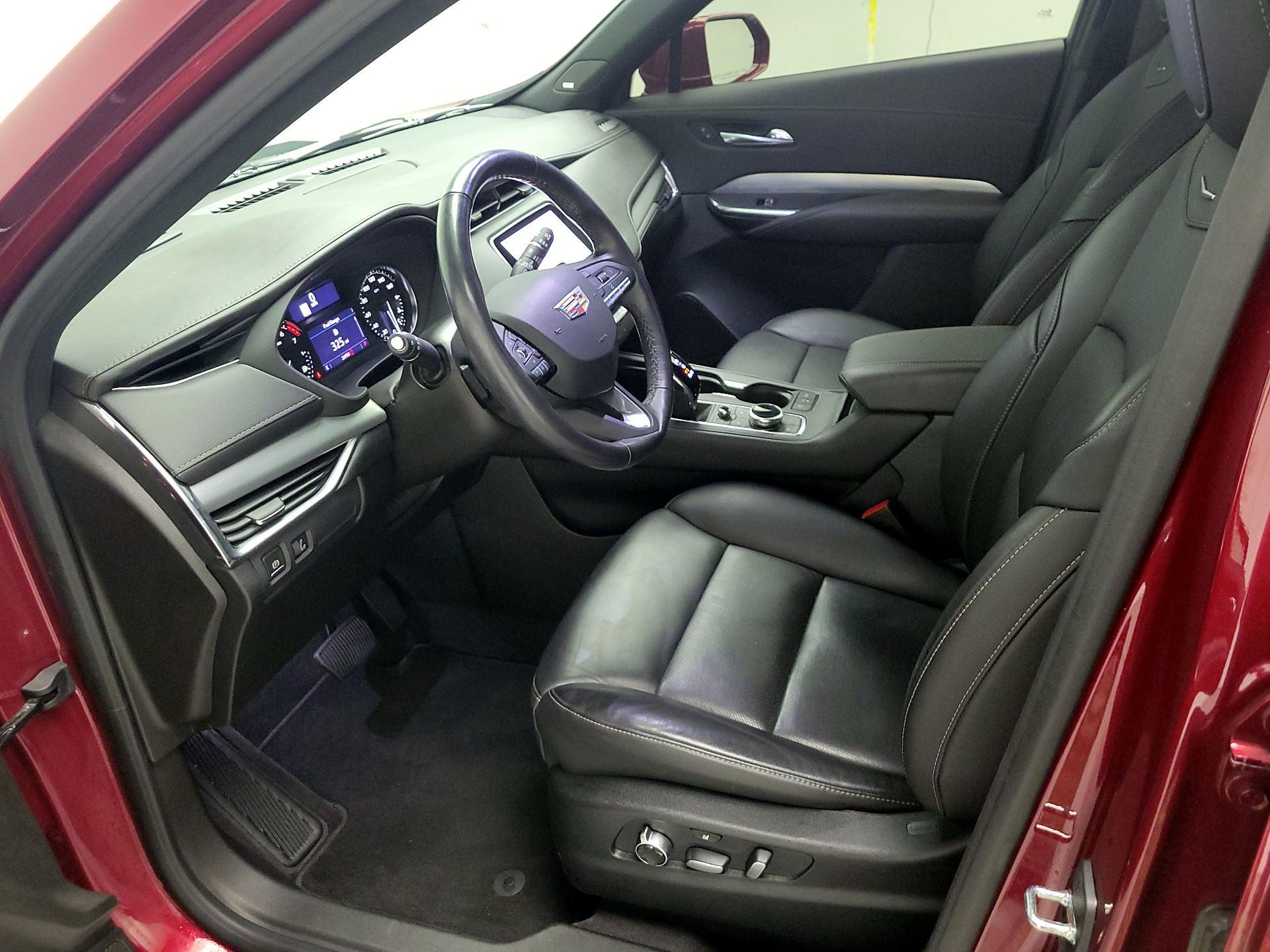 Thumbnail: 2020 Cadillac XT4 - 11