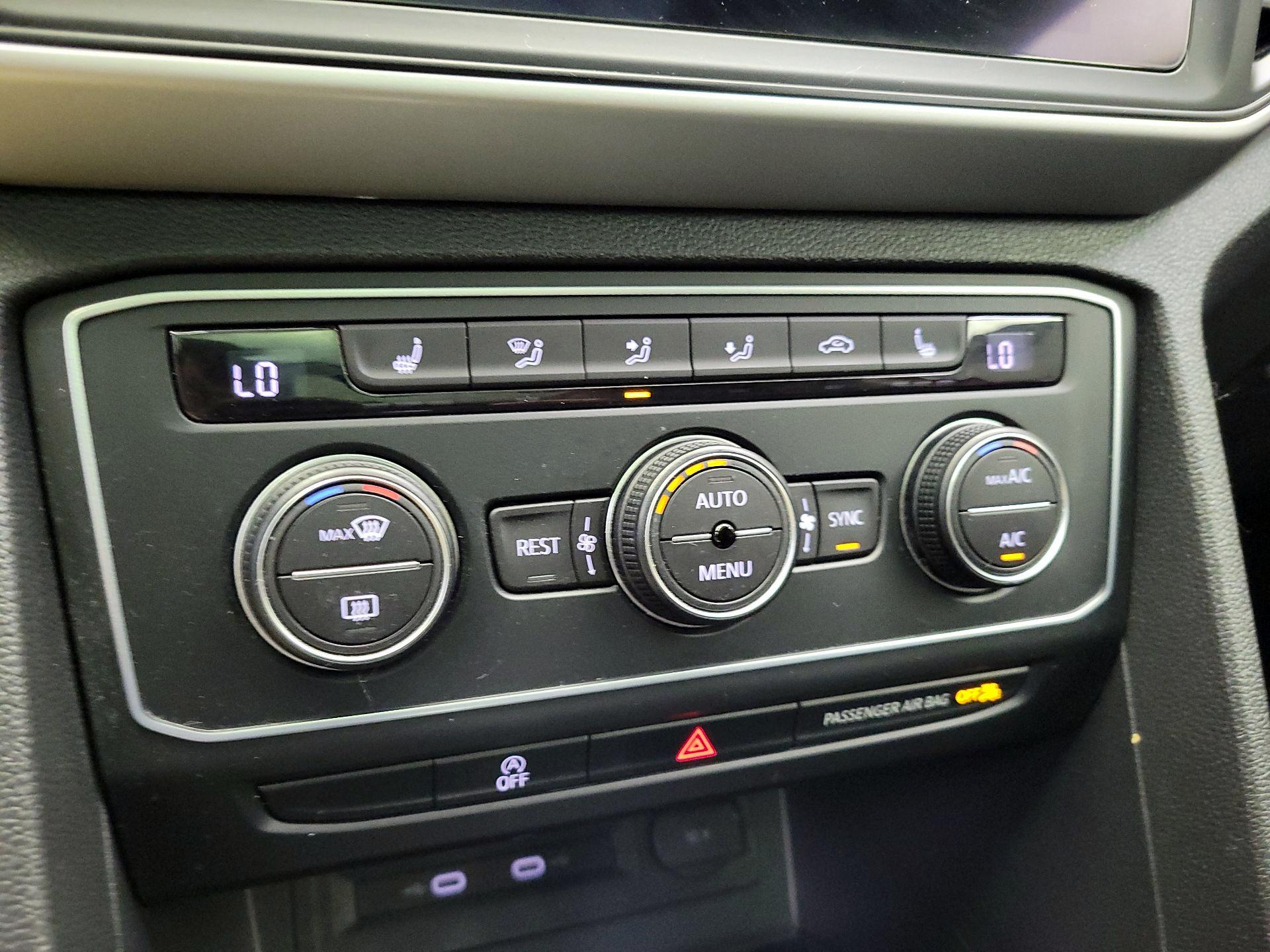 Thumbnail: 2021 Volkswagen Atlas - 16