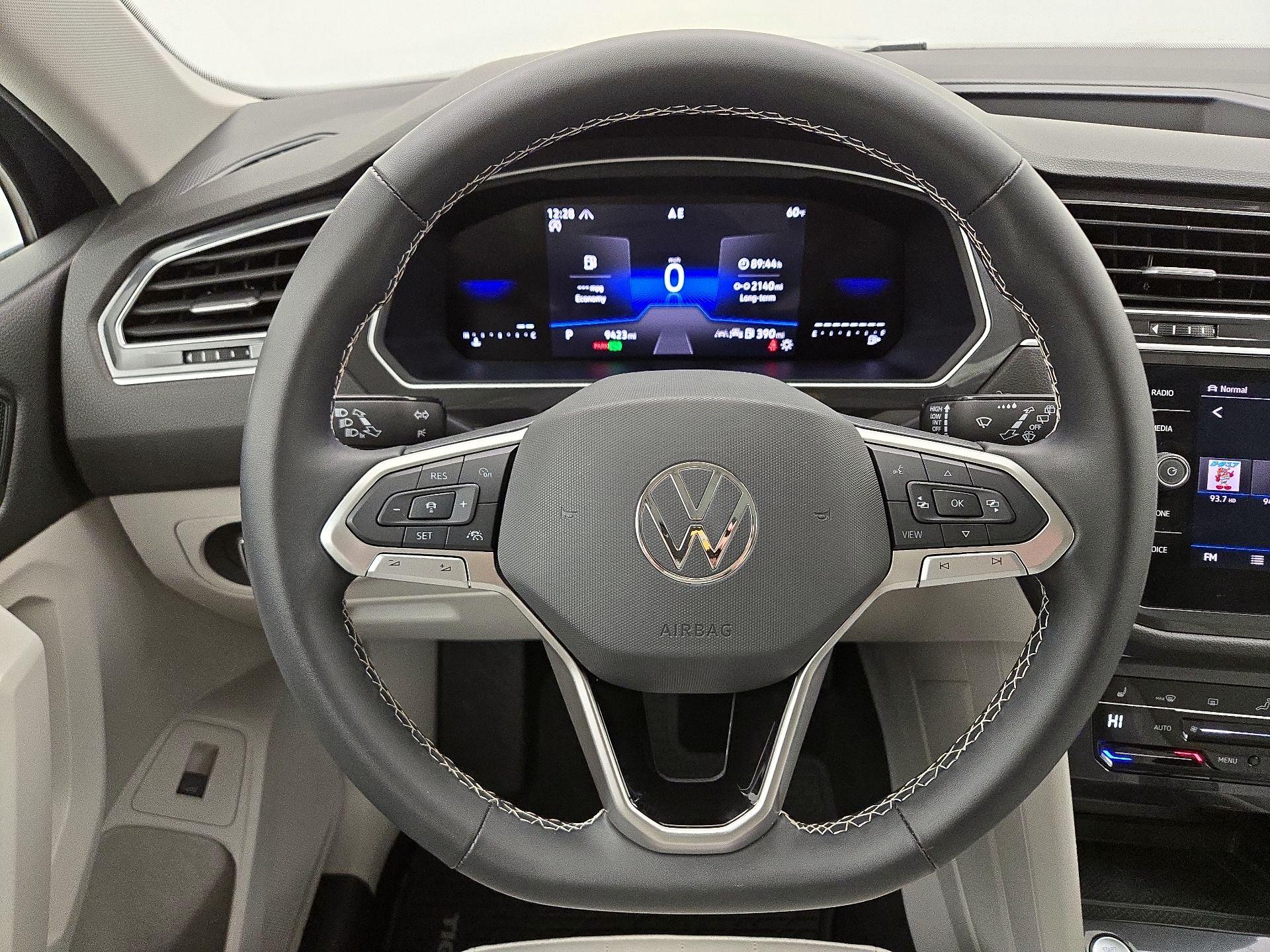 Thumbnail: 2024 Volkswagen Tiguan - 10