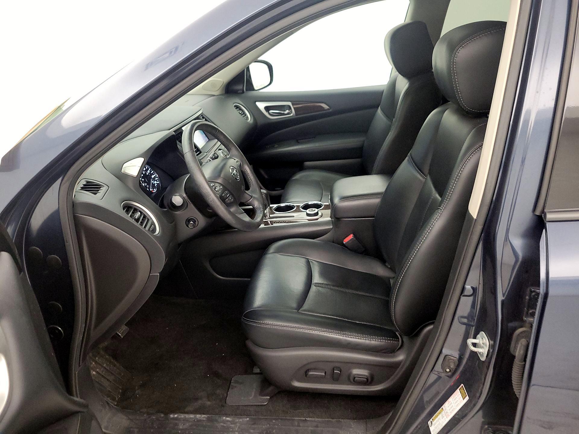 Thumbnail: 2016 Nissan Pathfinder - 11