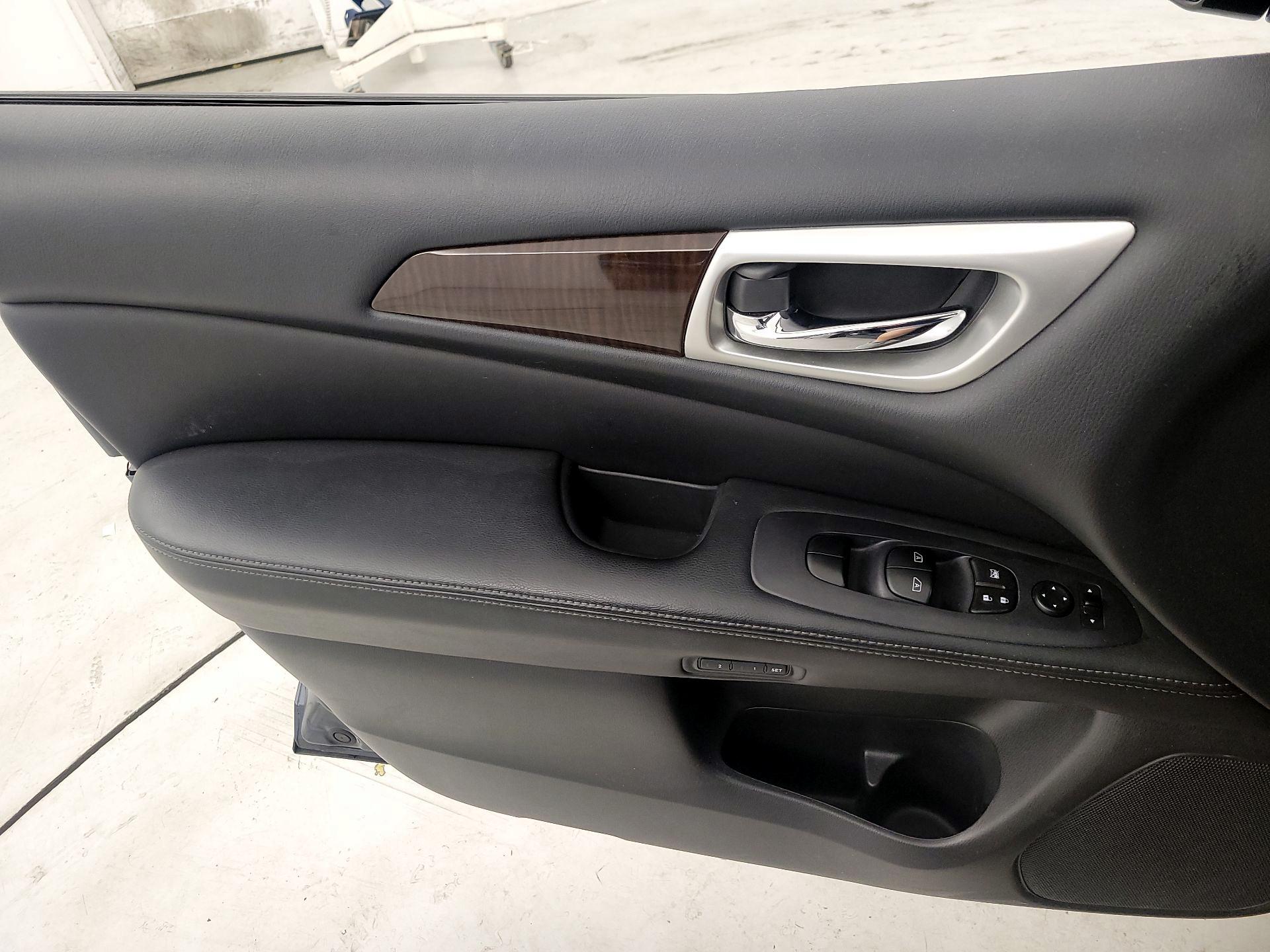 Thumbnail: 2016 Nissan Pathfinder - 12