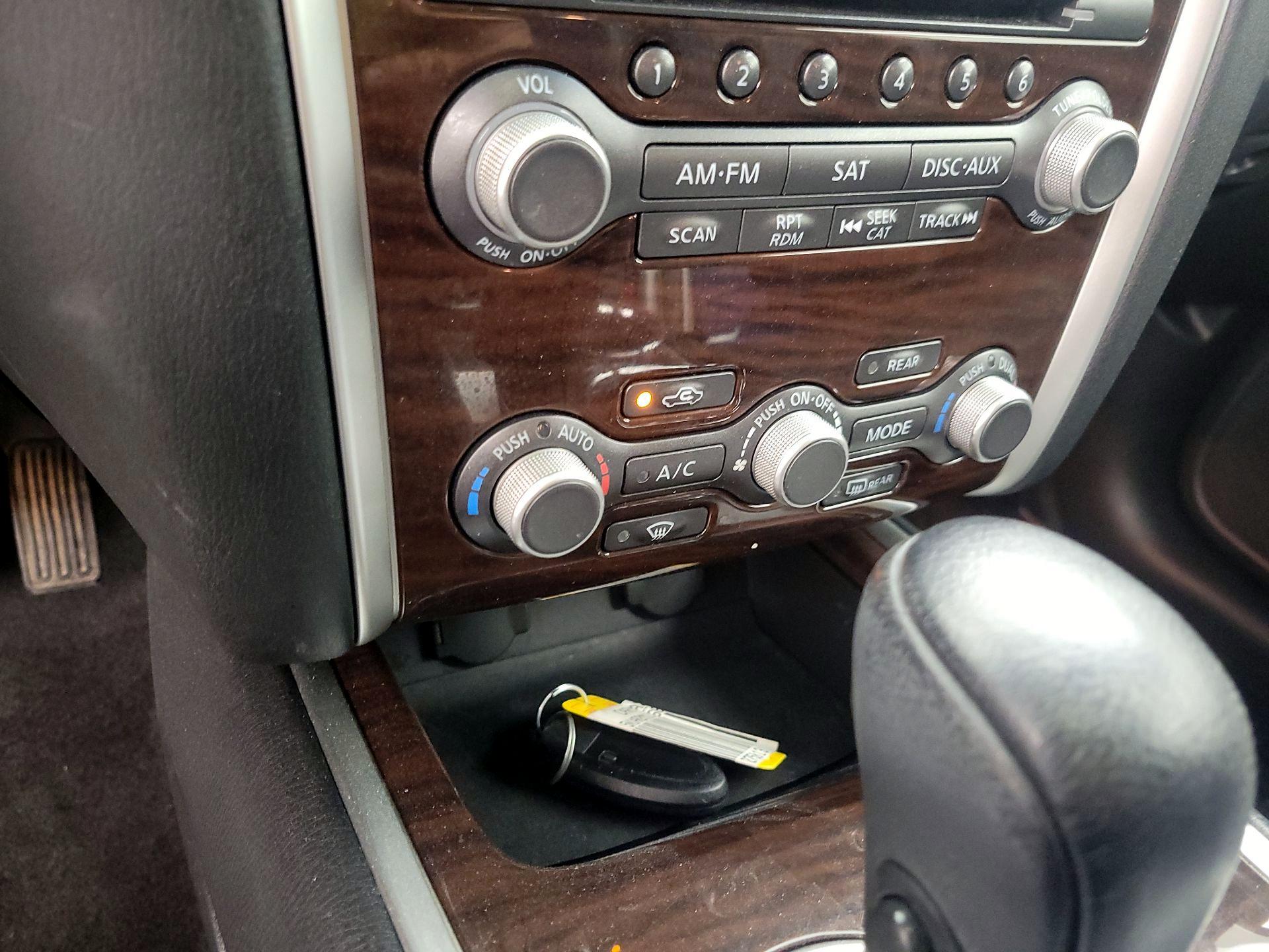 Thumbnail: 2016 Nissan Pathfinder - 17