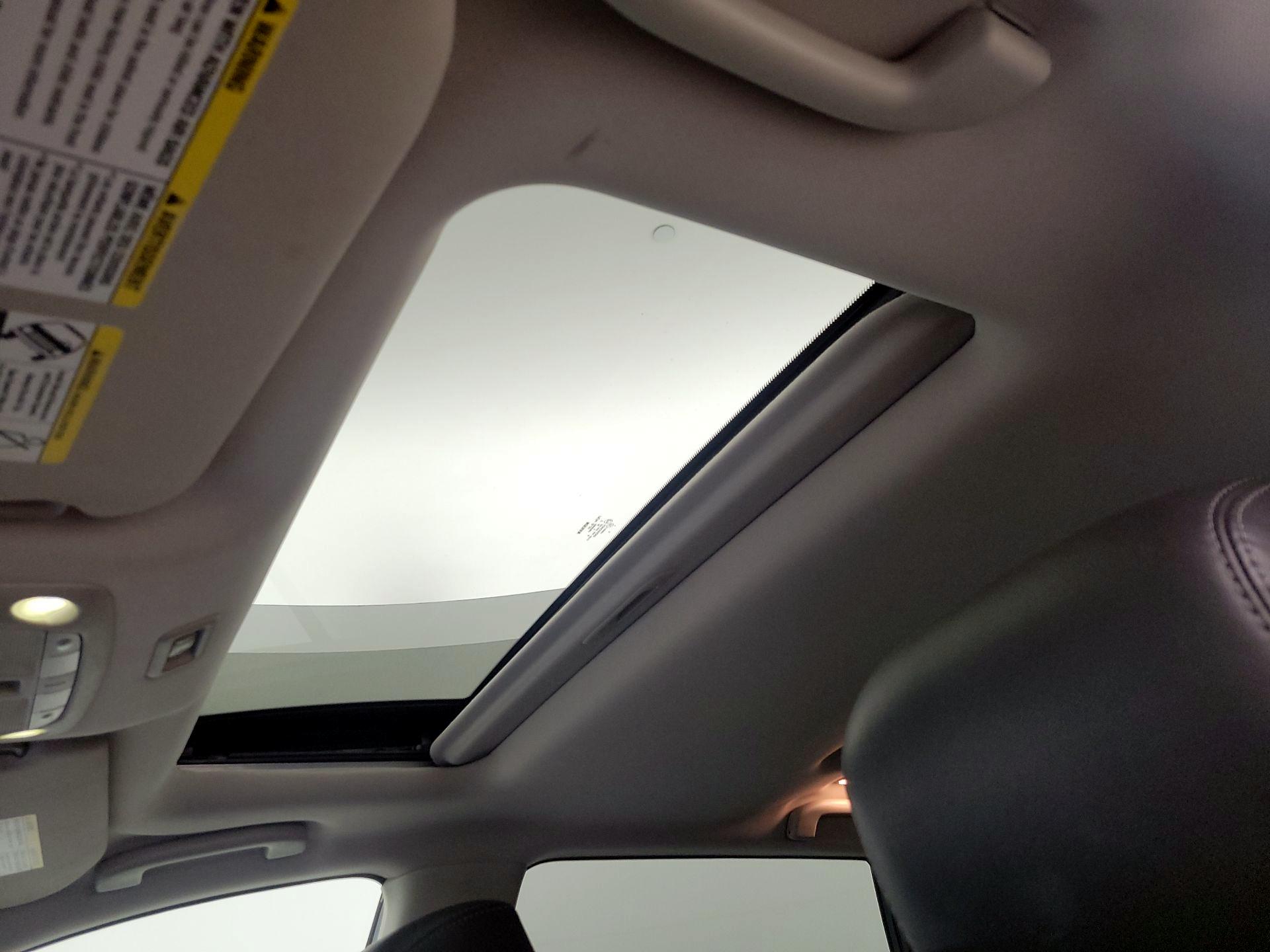 Thumbnail: 2016 Nissan Pathfinder - 20