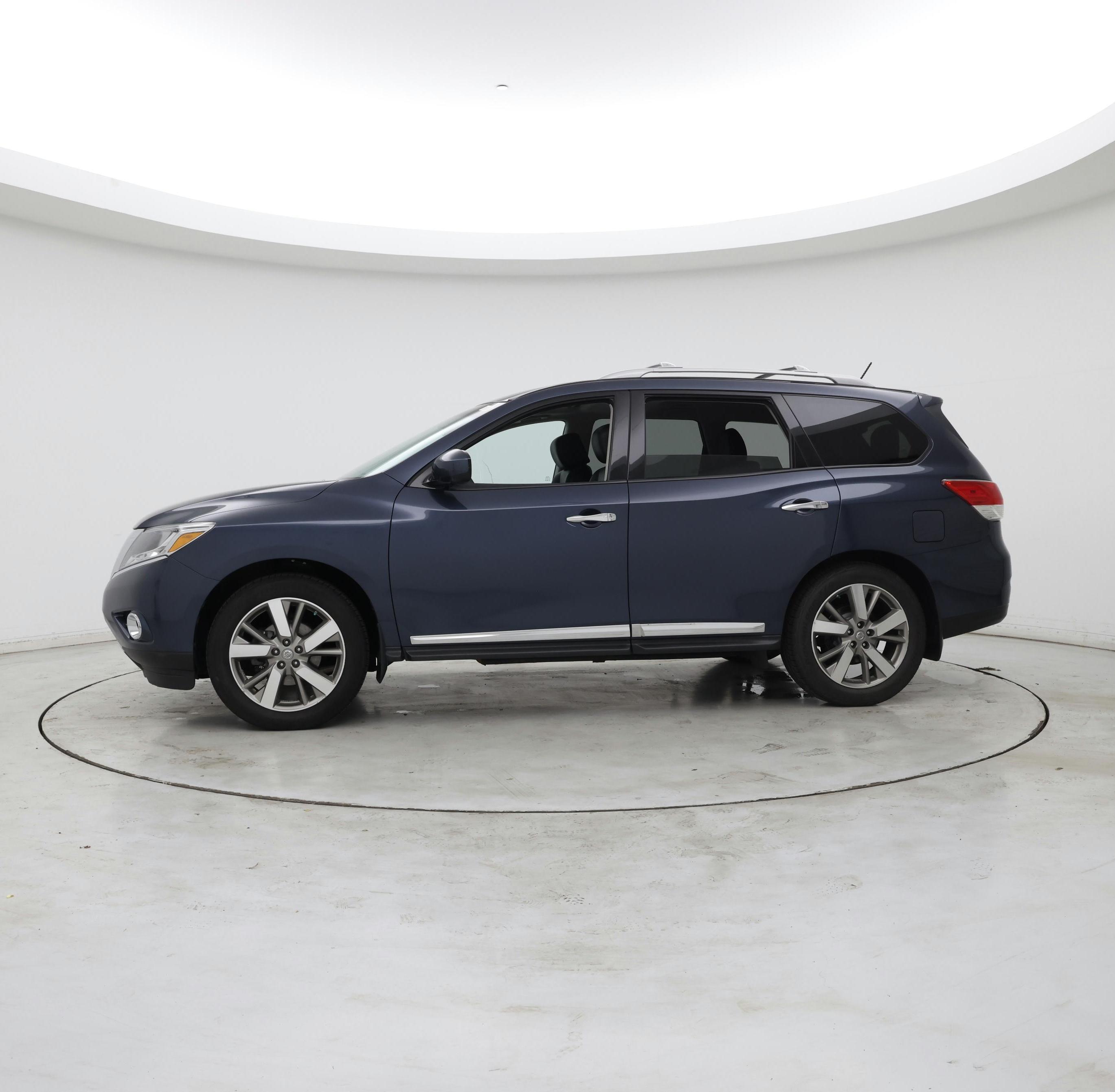 Thumbnail: 2016 Nissan Pathfinder - 3