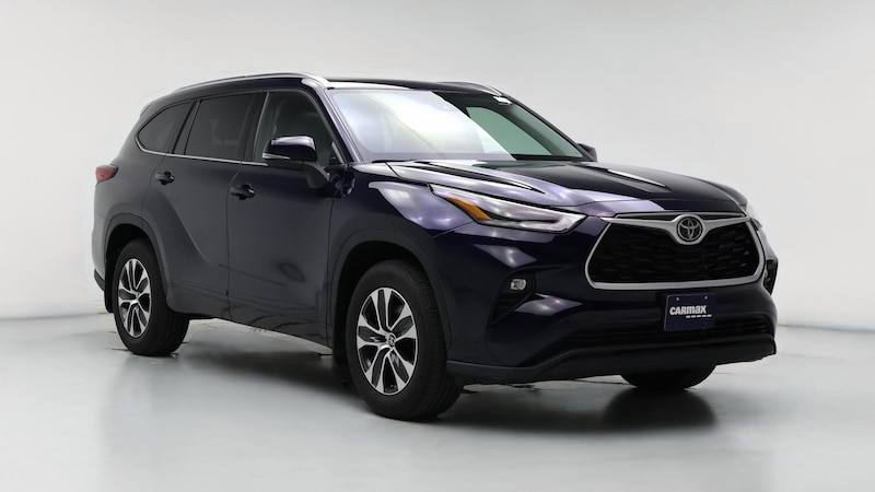 2021 Toyota Highlander XLE Hero Image