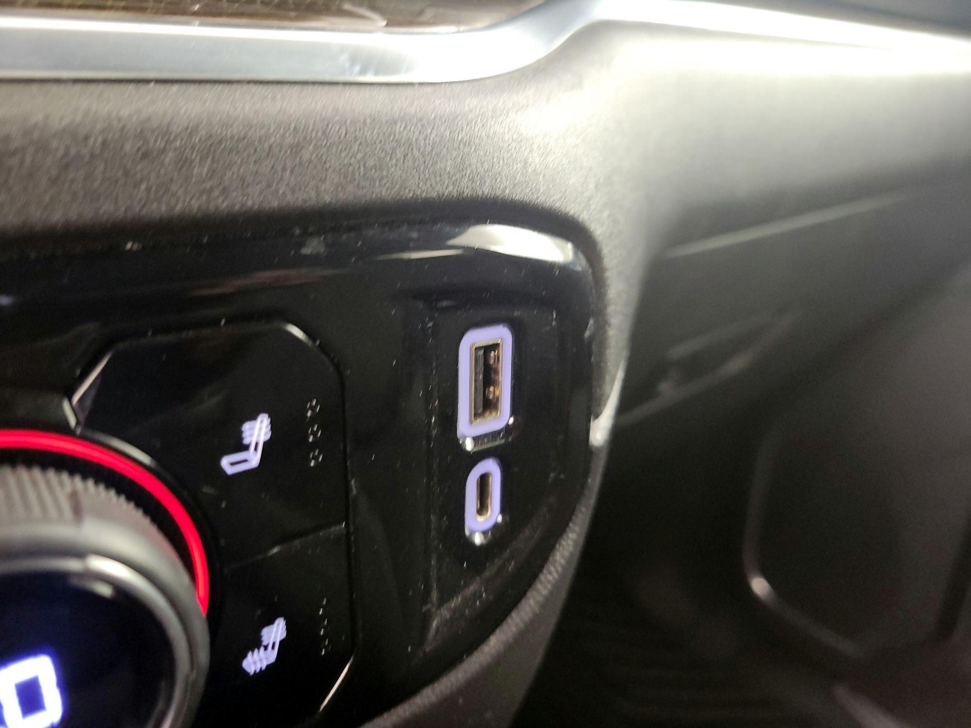 Thumbnail: 2022 Chevrolet Silverado 1500 - 19