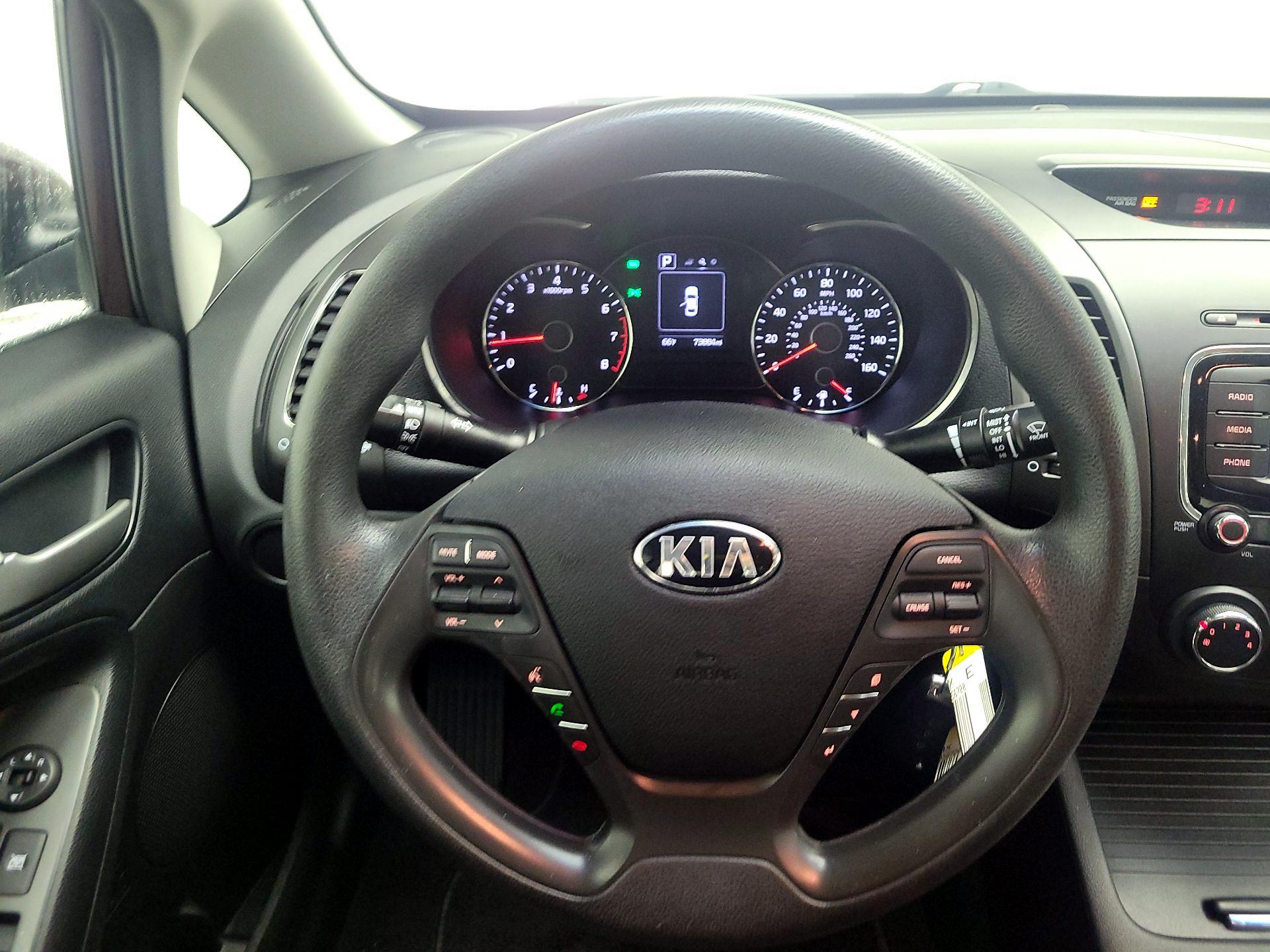 Thumbnail: 2017 Kia Forte - 10
