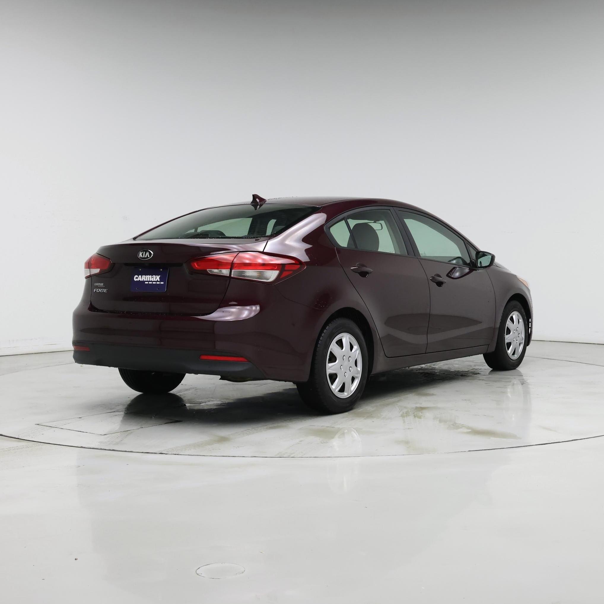 Thumbnail: 2017 Kia Forte - 8