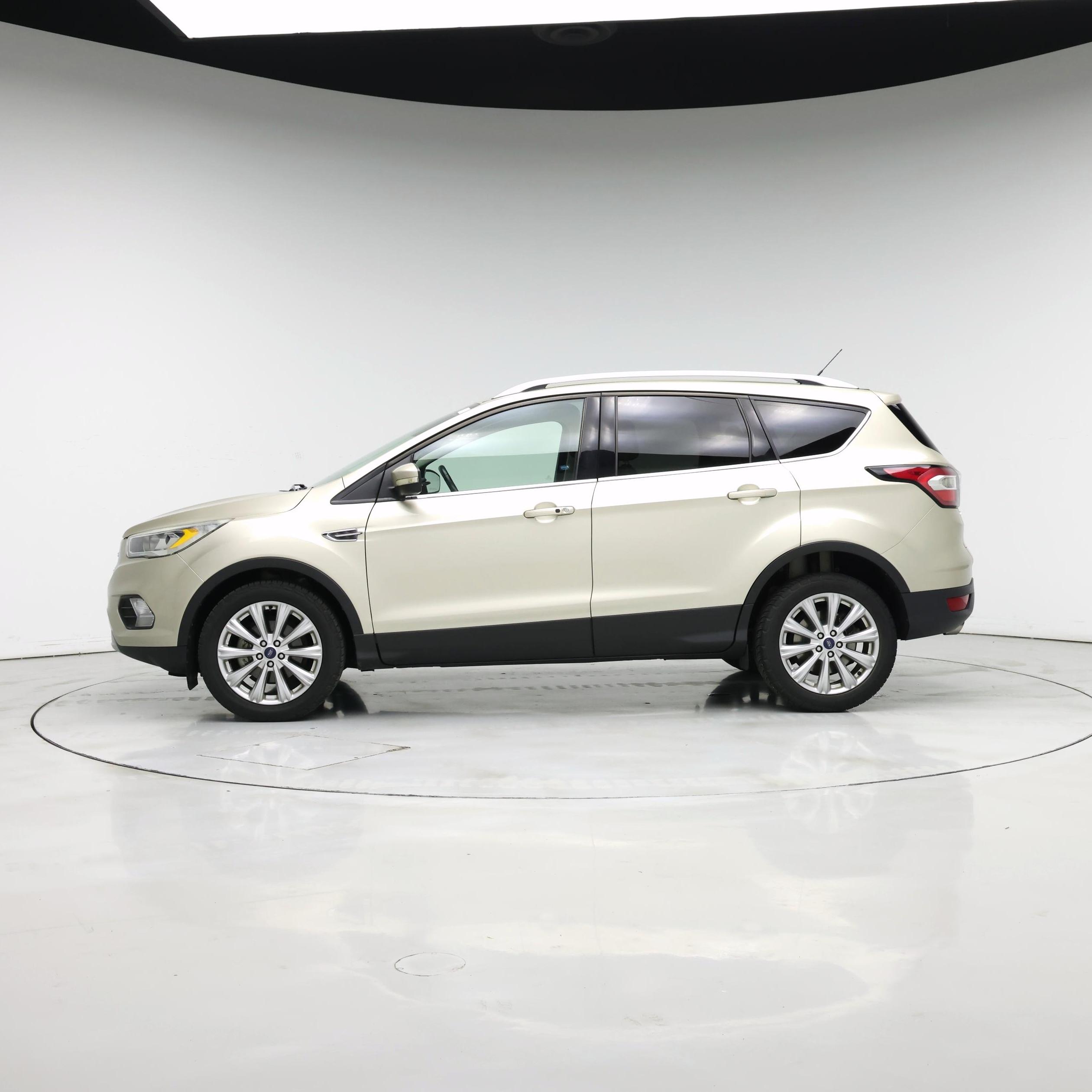 Thumbnail: 2017 Ford Escape - 3