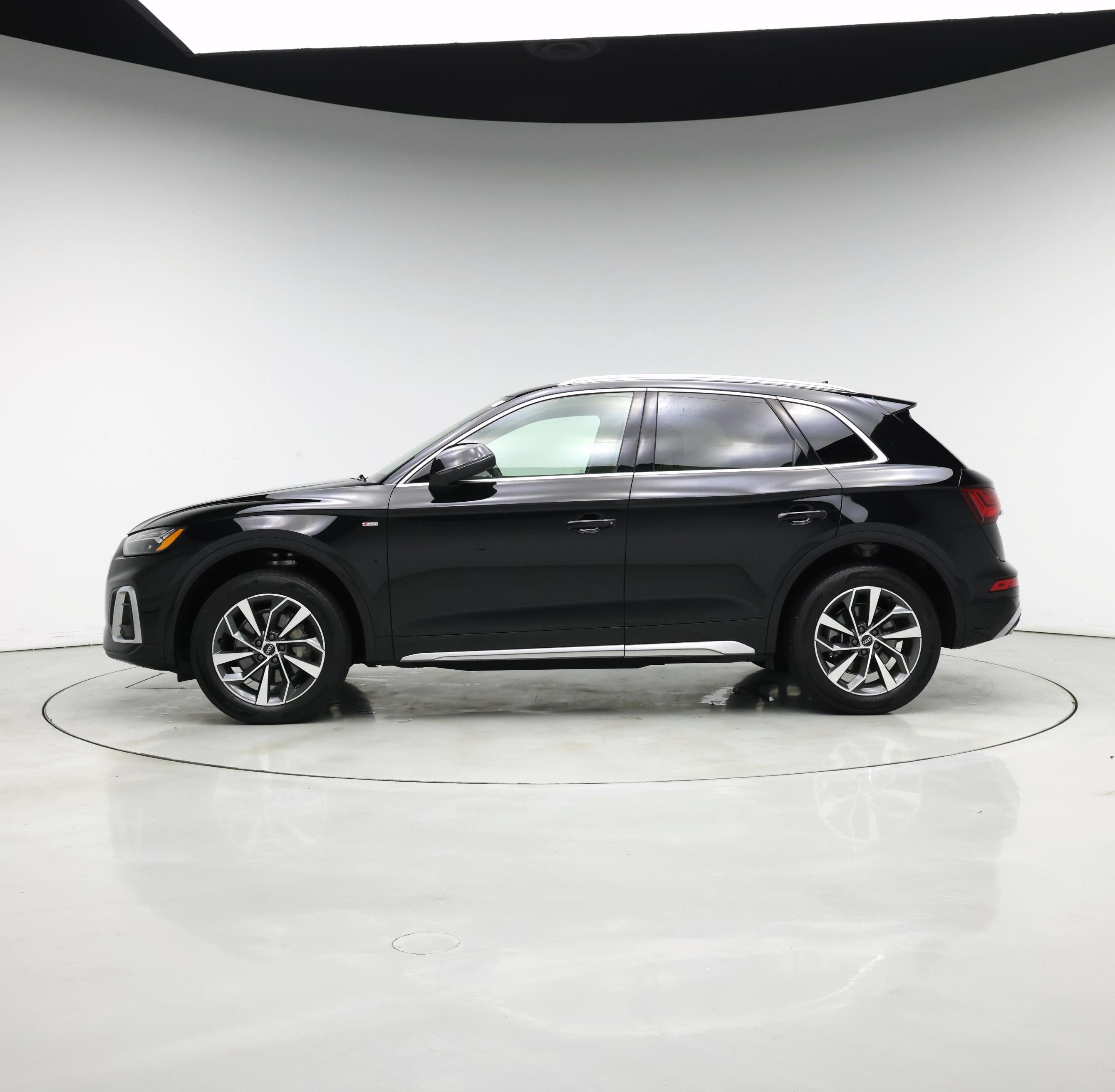 Thumbnail: 2023 Audi Q5 - 3