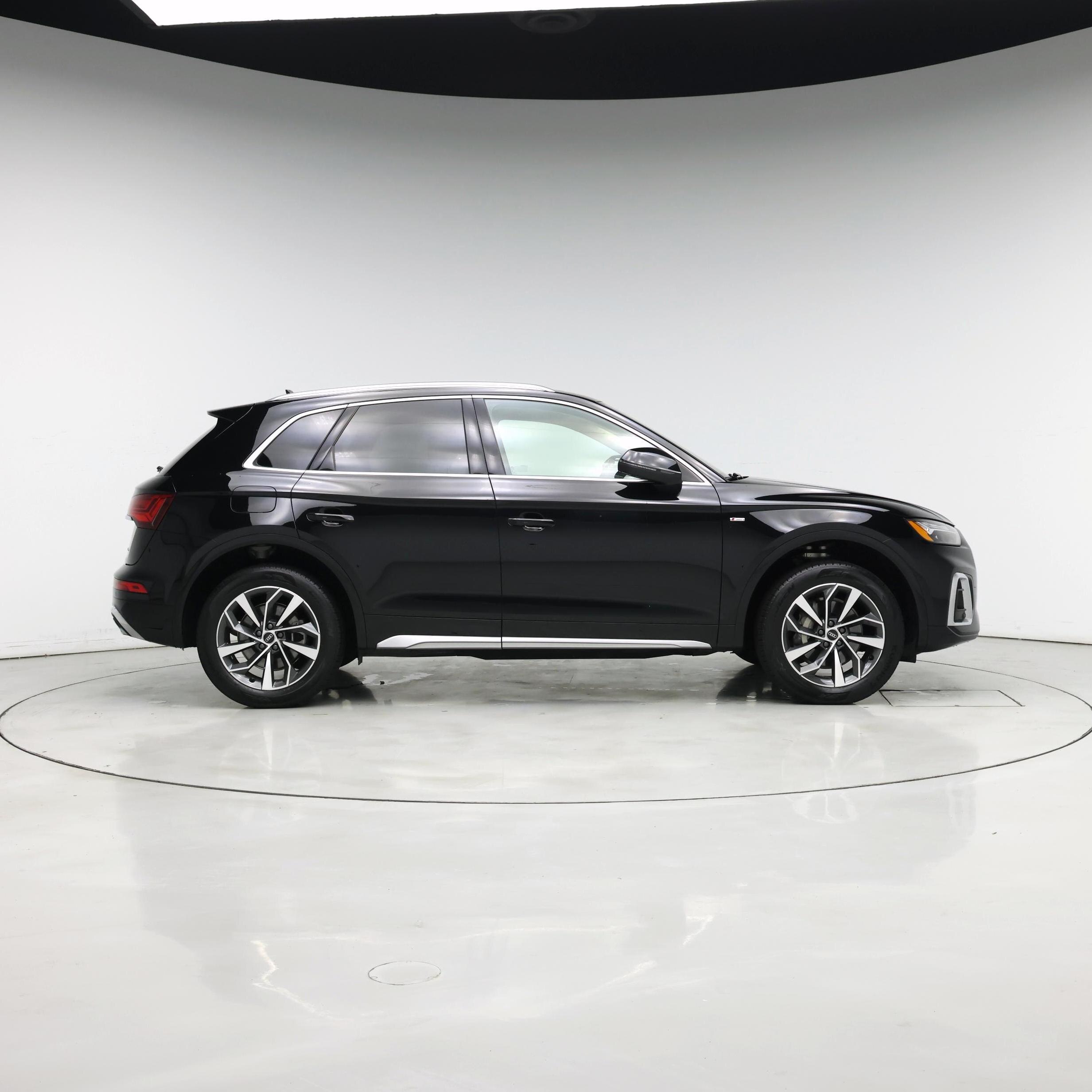 Thumbnail: 2023 Audi Q5 - 7