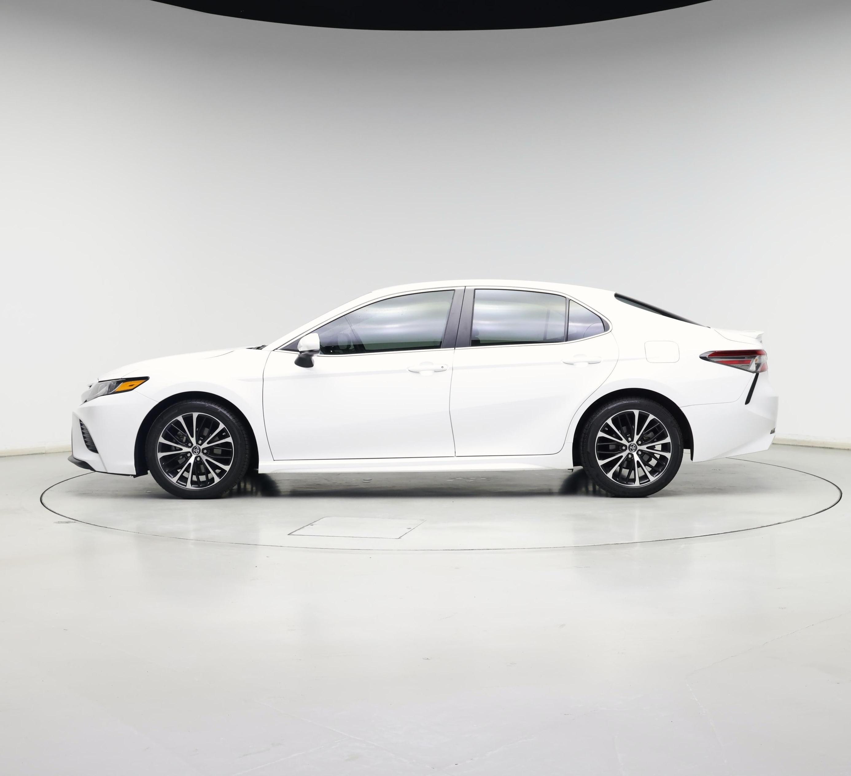 Thumbnail: 2018 Toyota Camry - 3