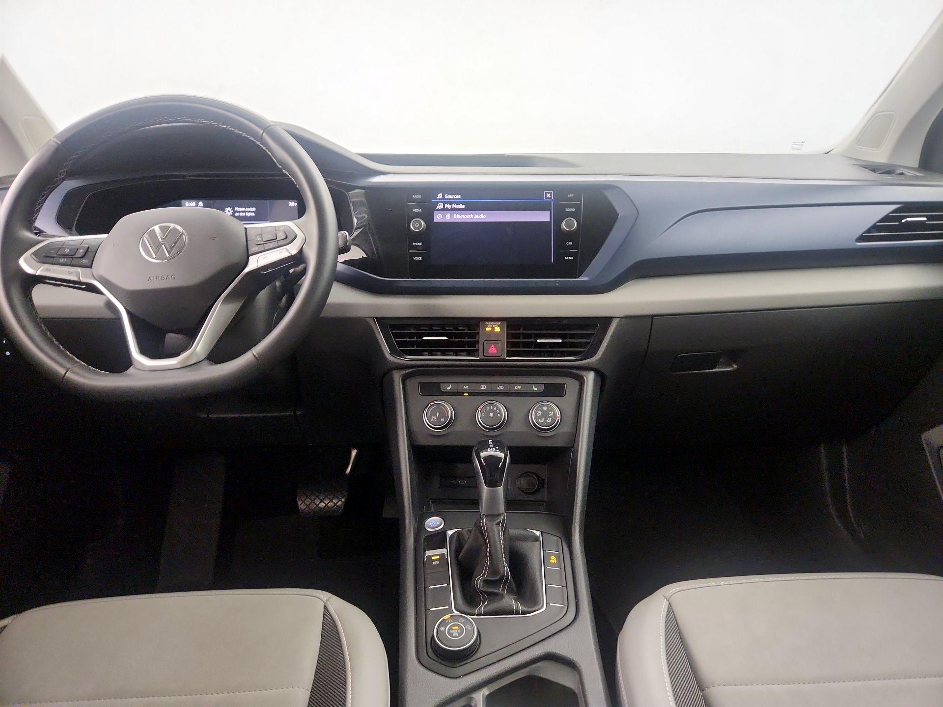 Thumbnail: 2022 Volkswagen Taos - 9