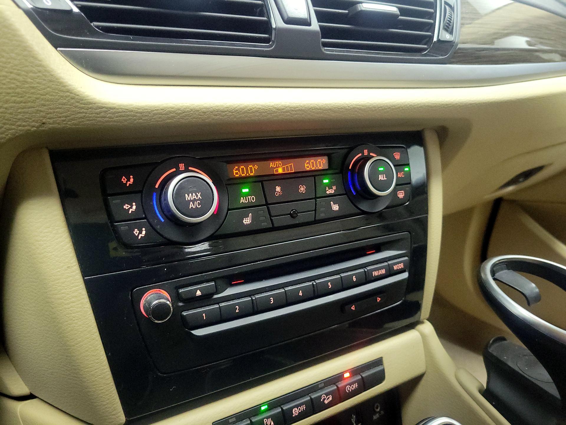 Thumbnail: 2015 BMW X1 - 17
