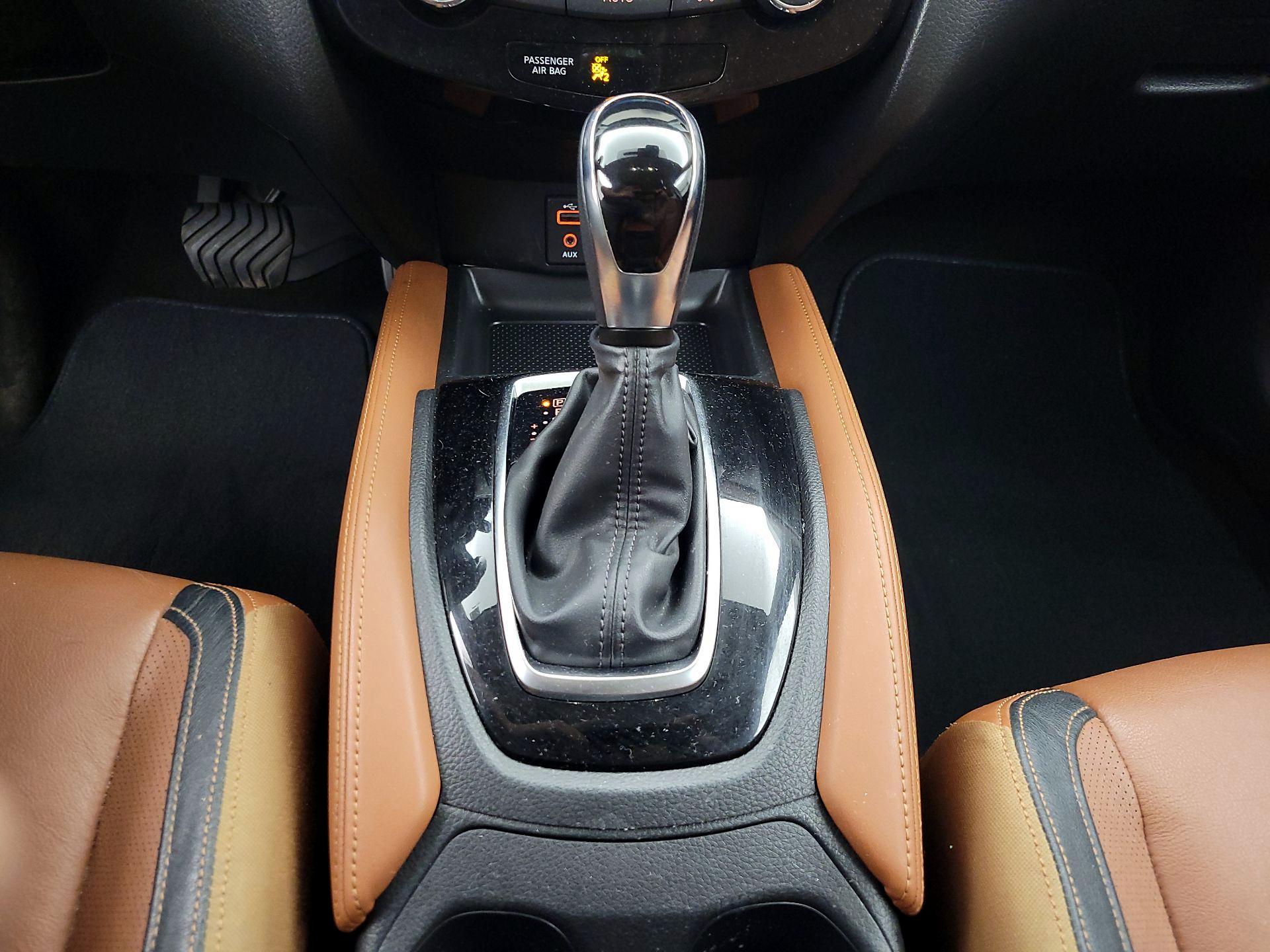 Thumbnail: 2017 Nissan Rogue - 18
