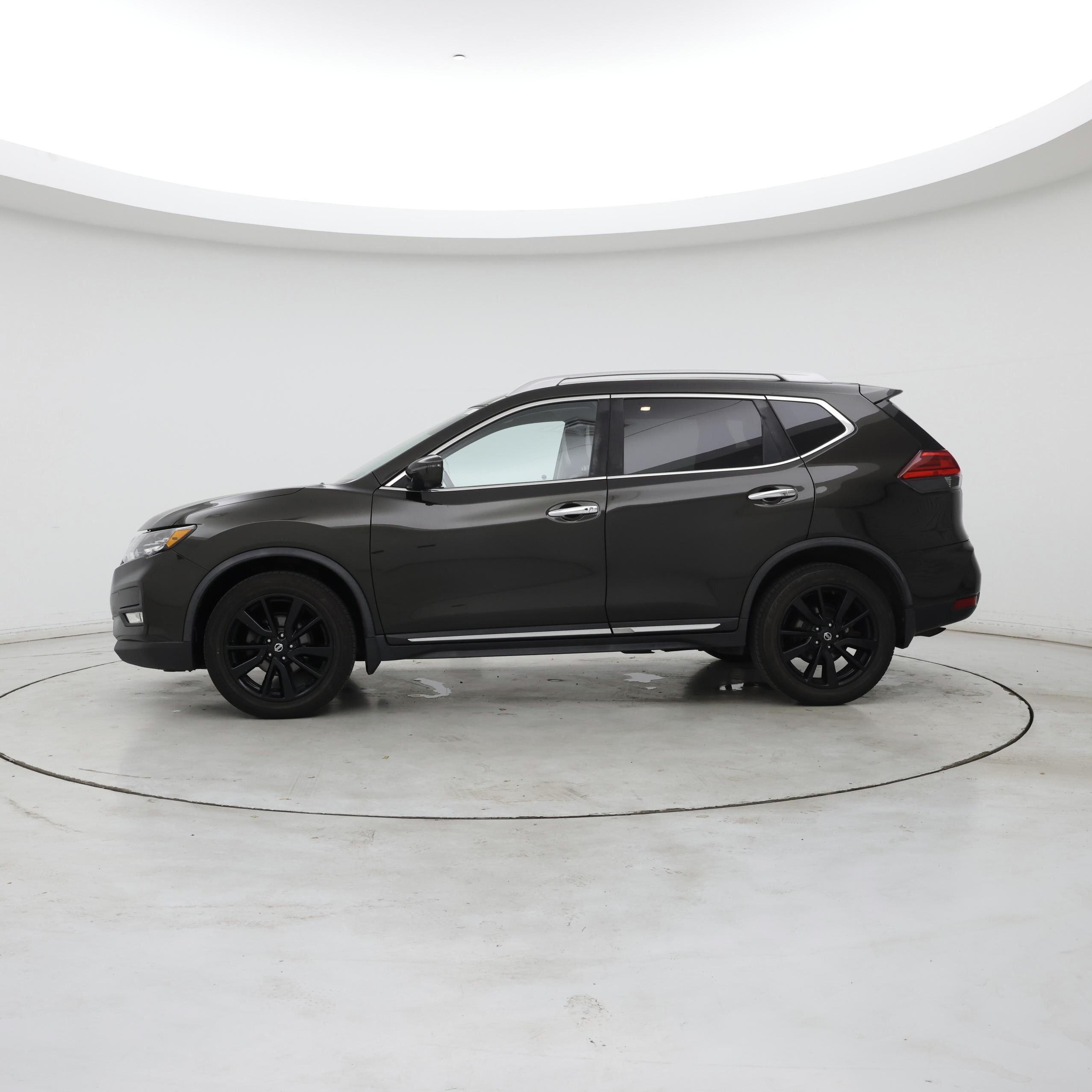 Thumbnail: 2017 Nissan Rogue - 3