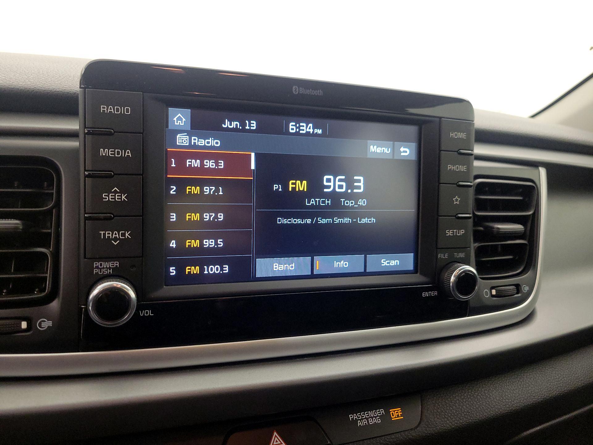 Thumbnail: 2019 Kia Rio - 15