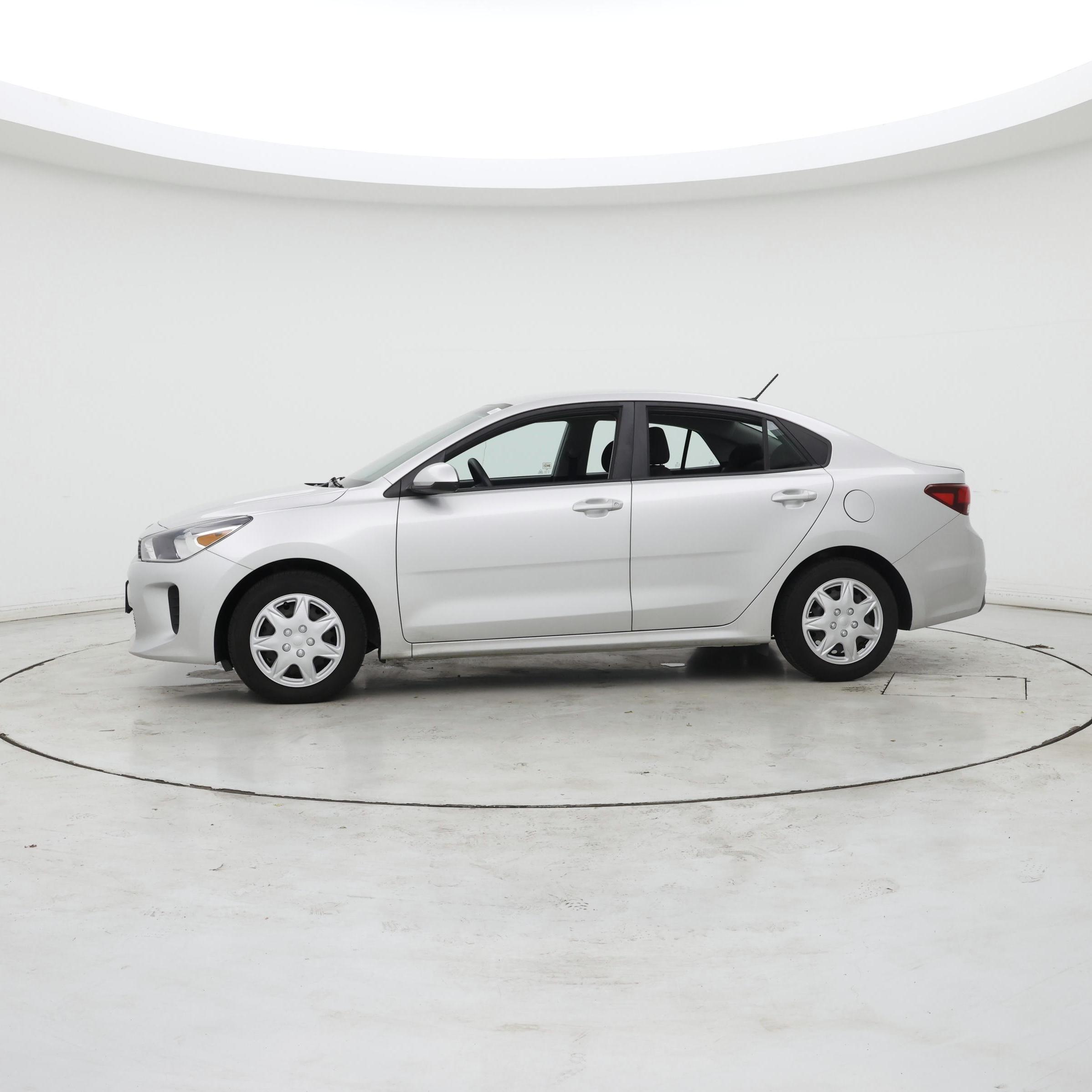 Thumbnail: 2019 Kia Rio - 3