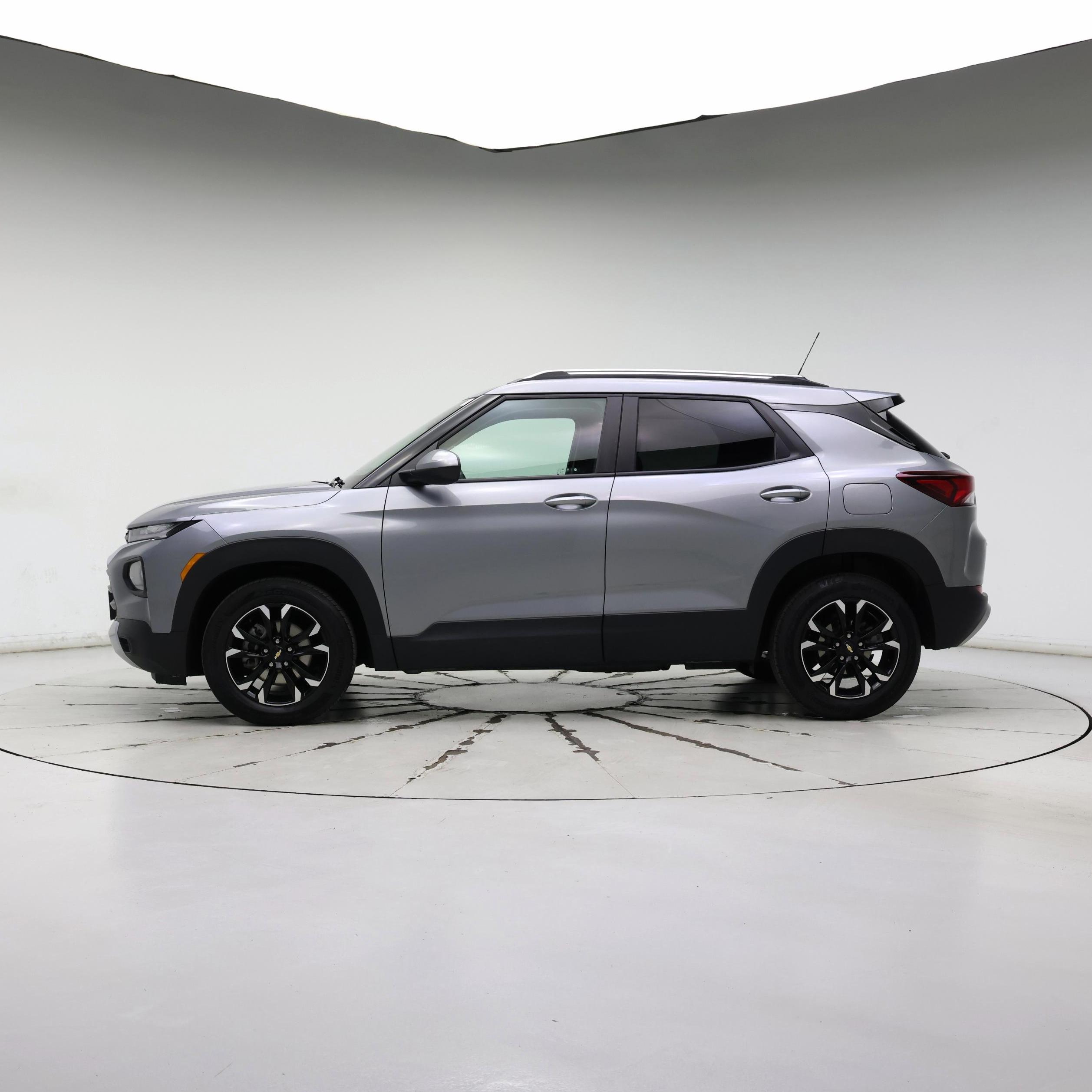 Thumbnail: 2023 Chevrolet TrailBlazer - 3