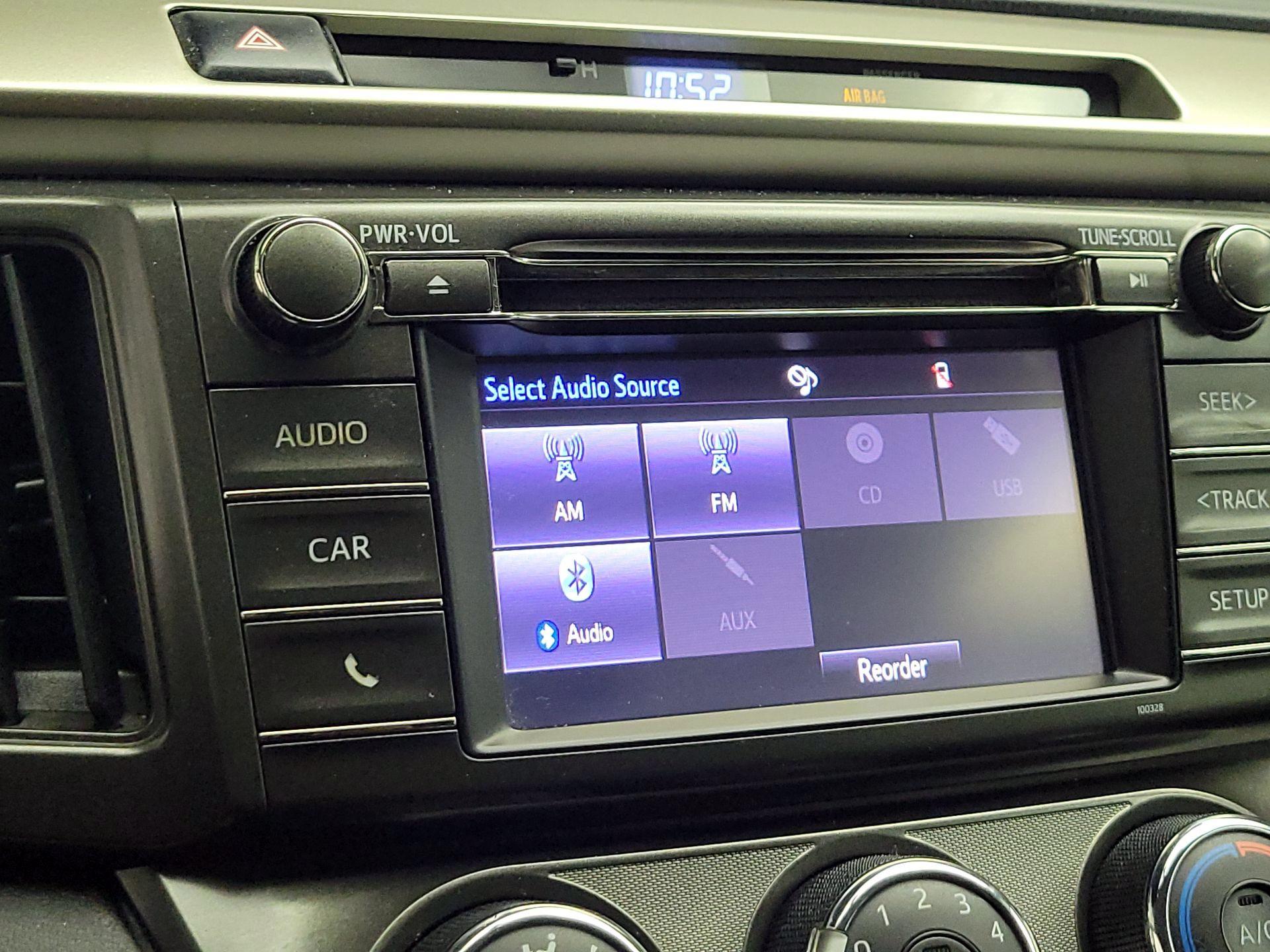 Thumbnail: 2015 Toyota RAV4 - 15