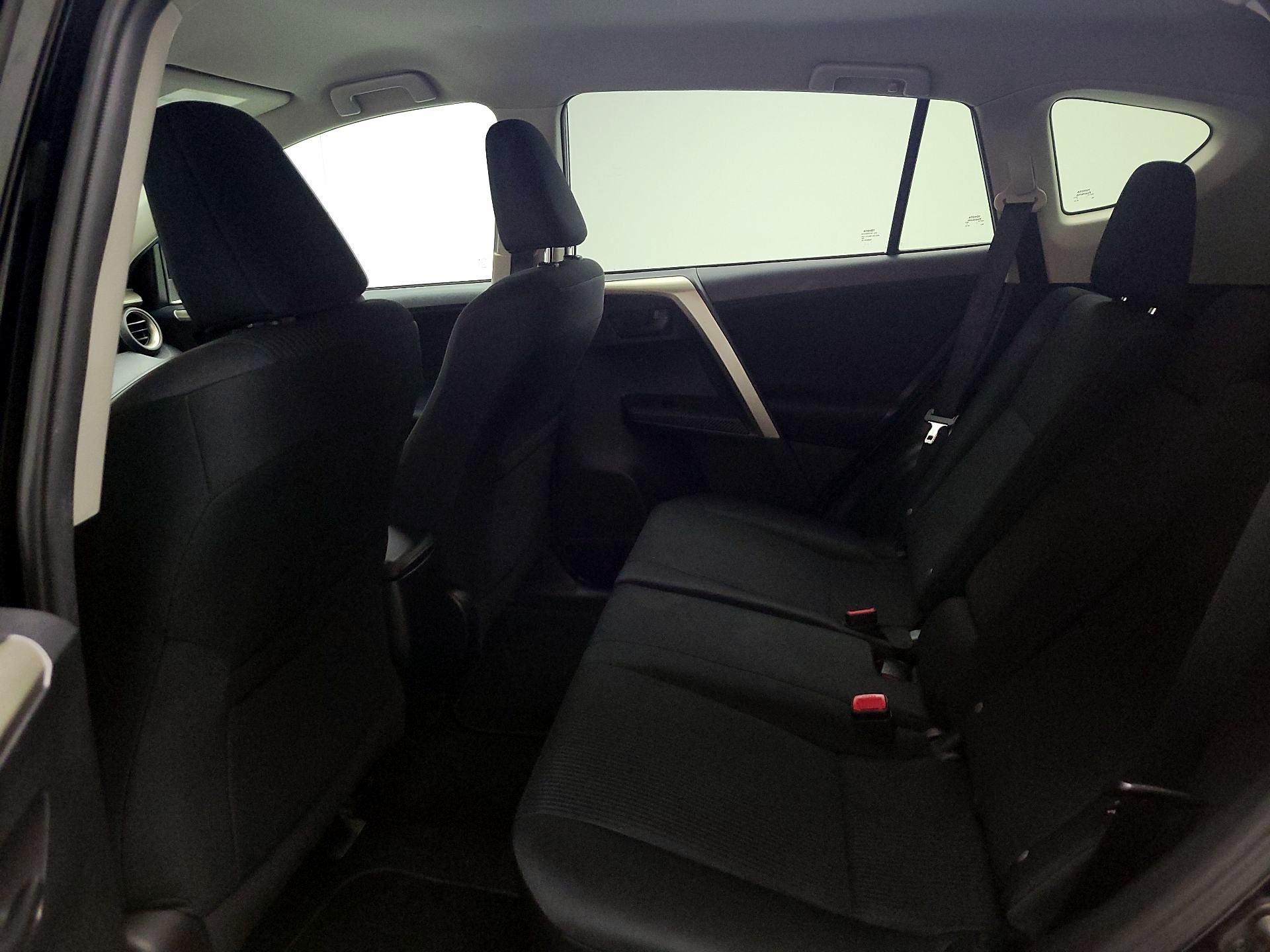 Thumbnail: 2015 Toyota RAV4 - 19