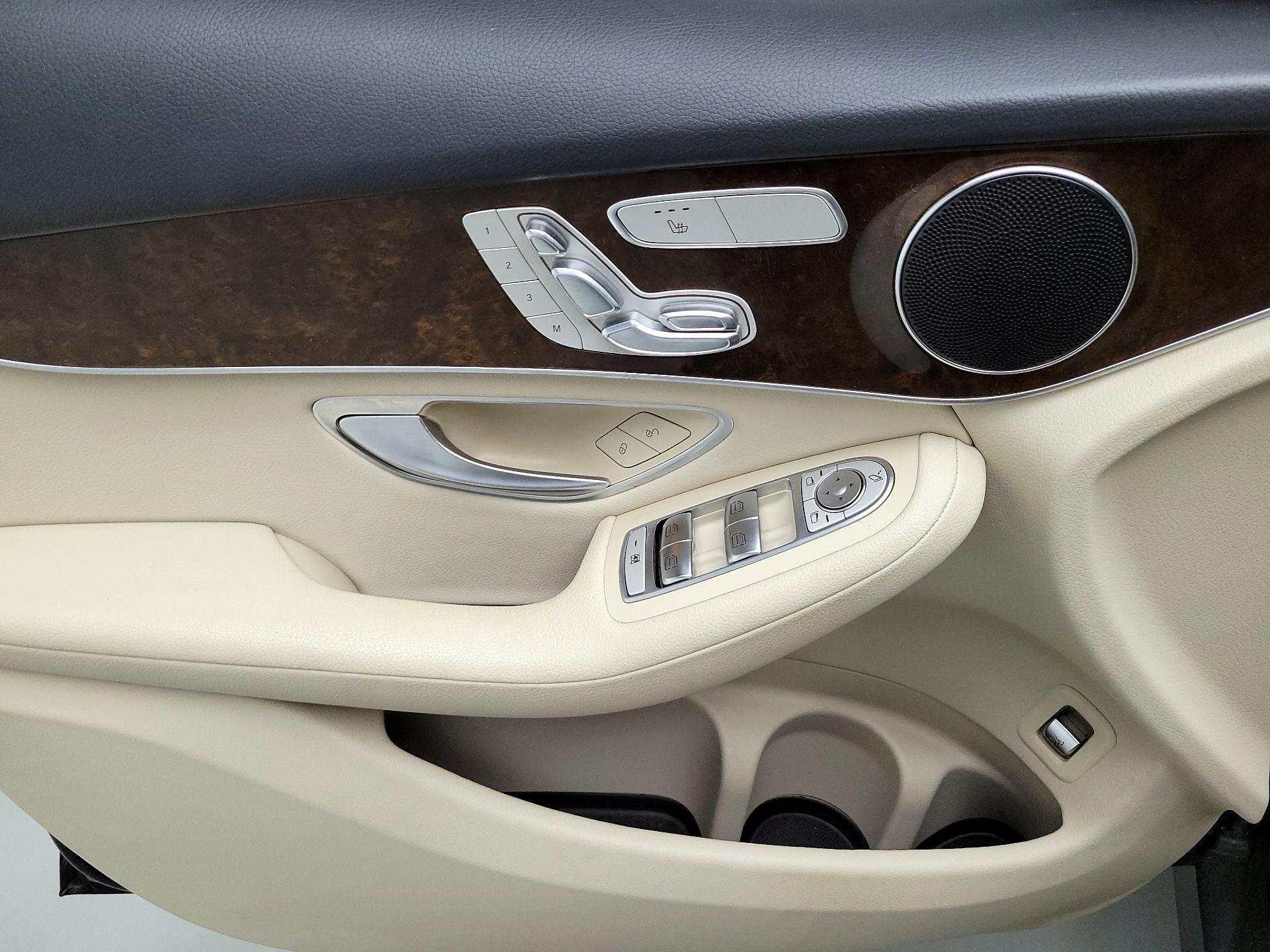 Thumbnail: 2019 Mercedes-Benz GLC - 12