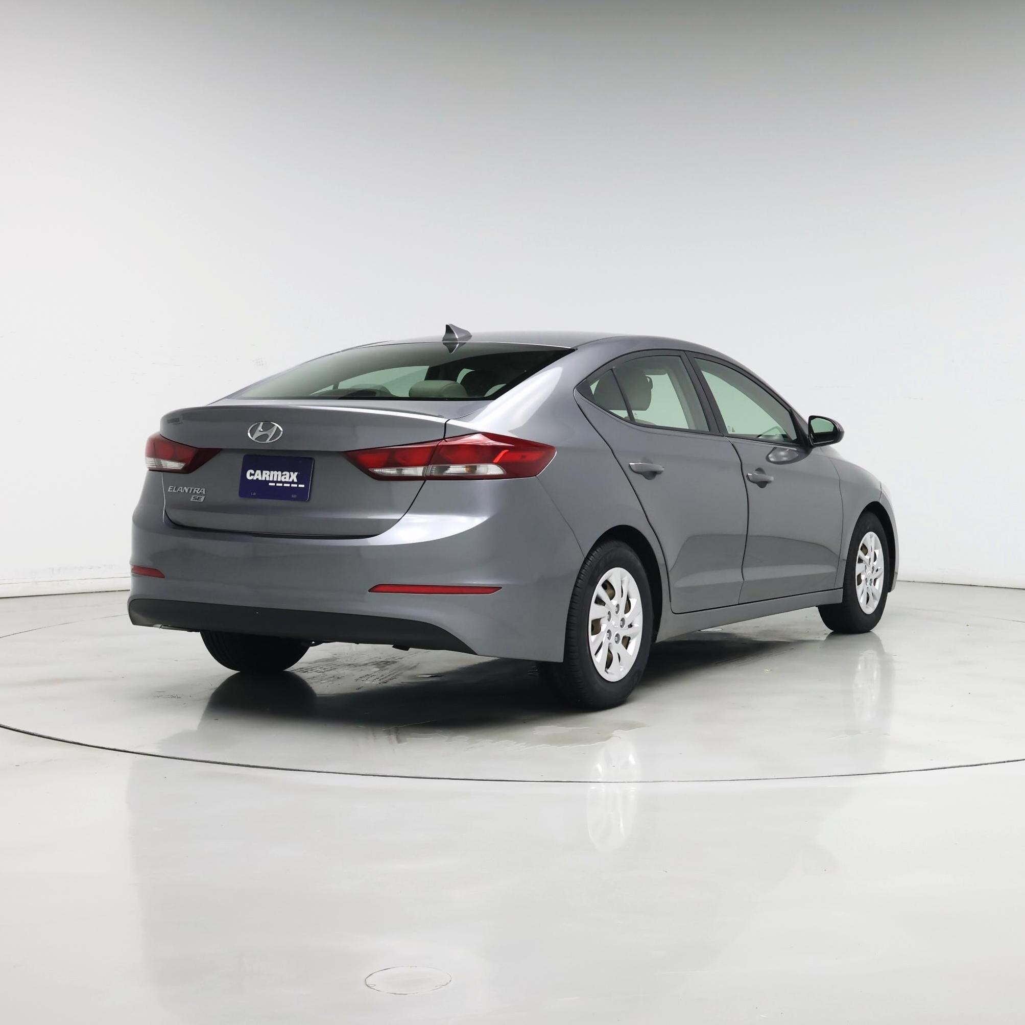 Thumbnail: 2017 Hyundai Elantra - 8