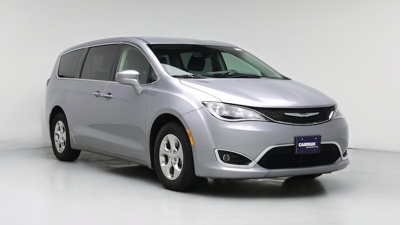 2020 Chrysler Pacifica Hybrid Touring Hero Image