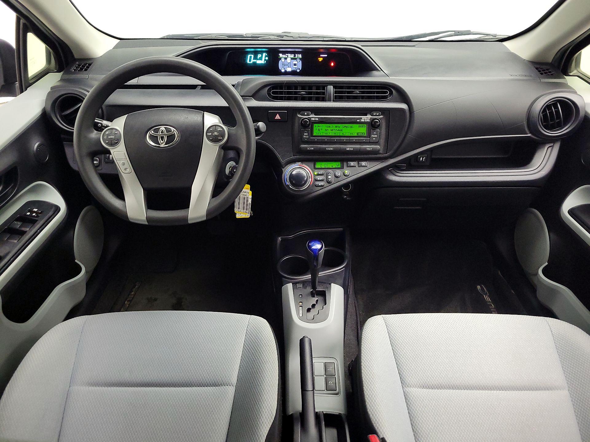Thumbnail: 2013 Toyota Prius c - 9