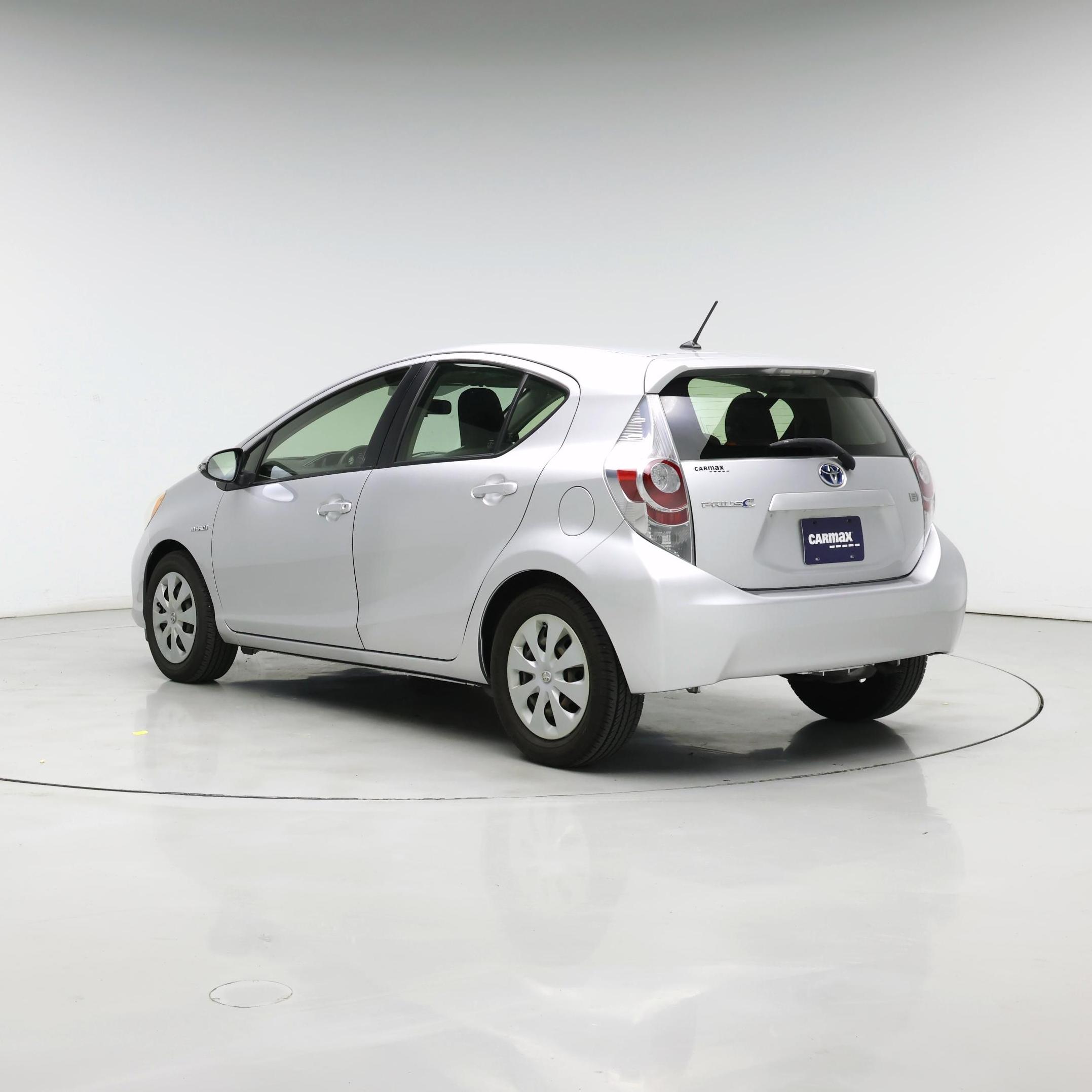 Thumbnail: 2013 Toyota Prius c - 2