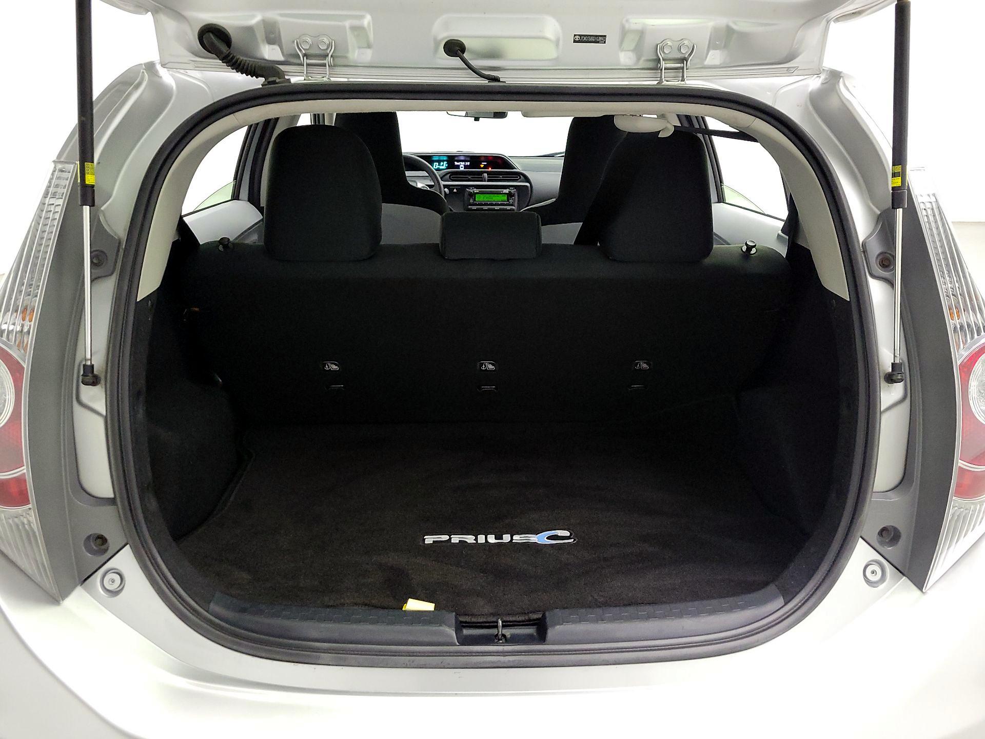 Thumbnail: 2013 Toyota Prius c - 19
