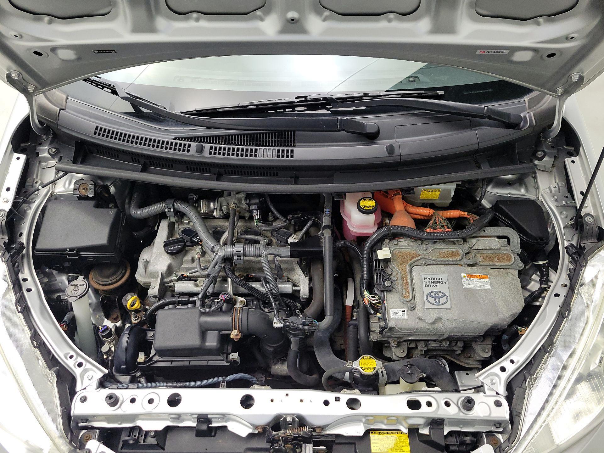 Thumbnail: 2013 Toyota Prius c - 20