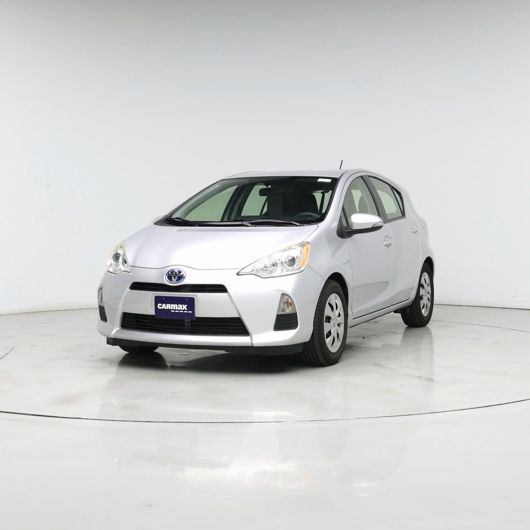 Thumbnail: 2013 Toyota Prius c - 4
