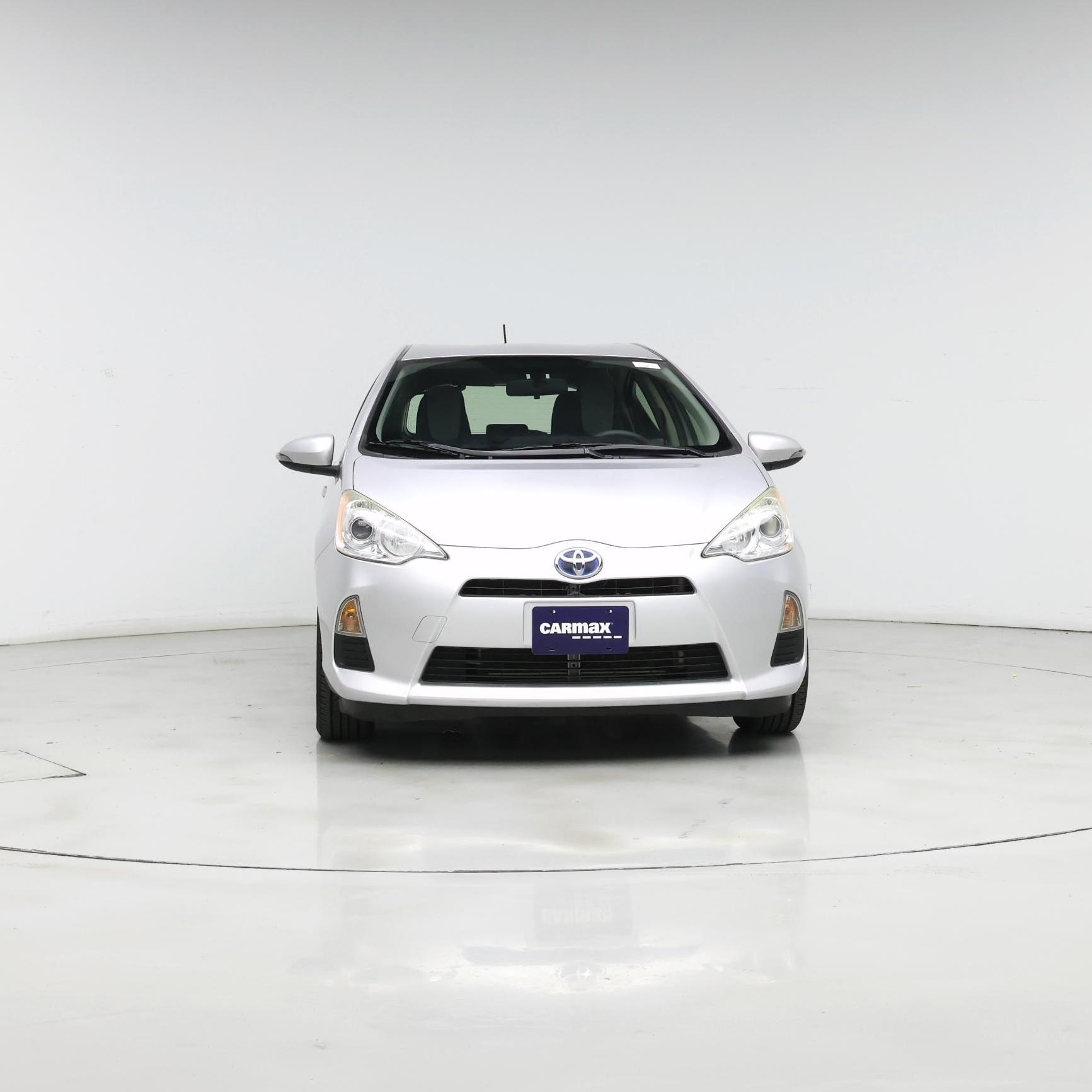Thumbnail: 2013 Toyota Prius c - 5