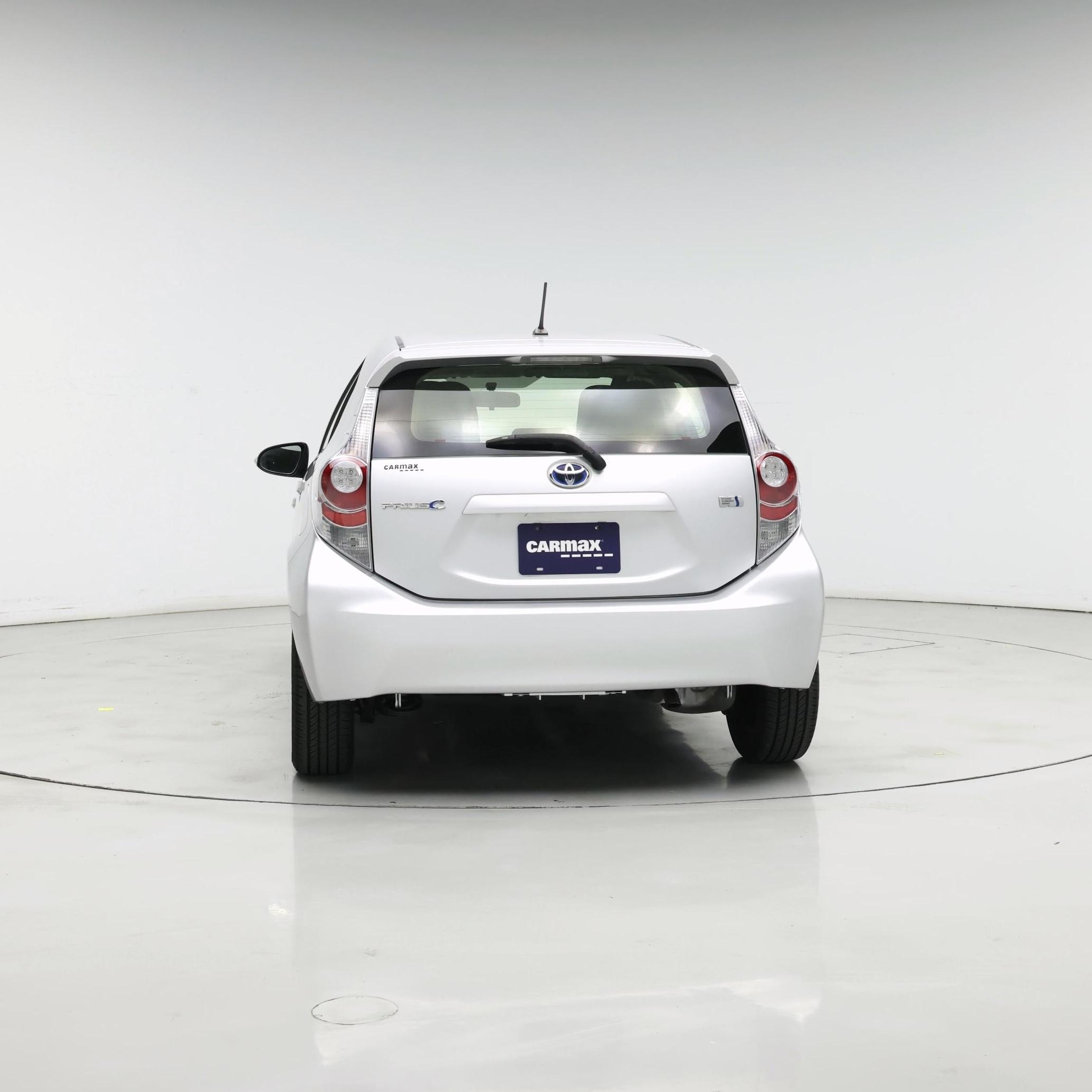 Thumbnail: 2013 Toyota Prius c - 6