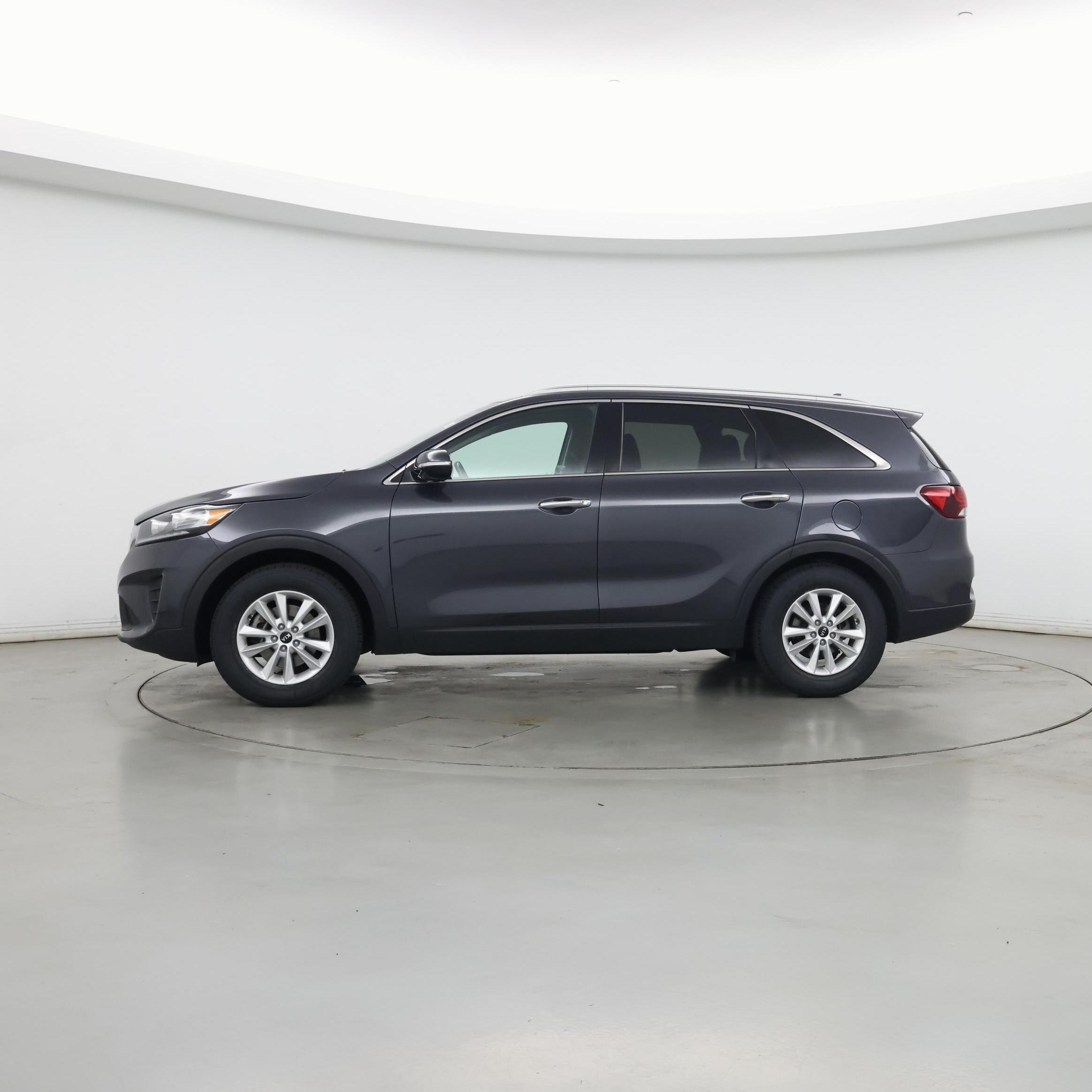 Thumbnail: 2019 Kia Sorento - 3