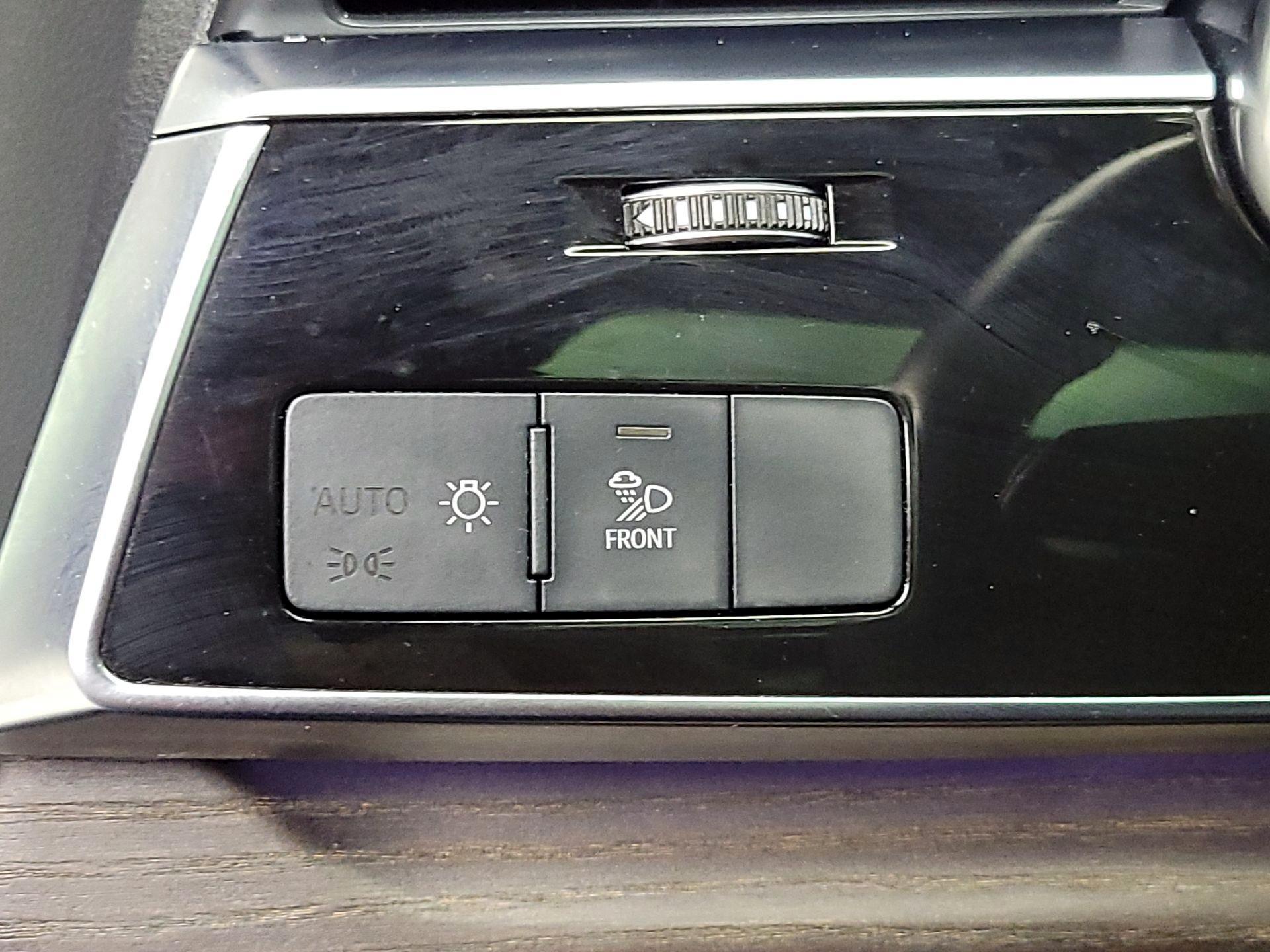 Thumbnail: 2021 Audi Q7 - 13