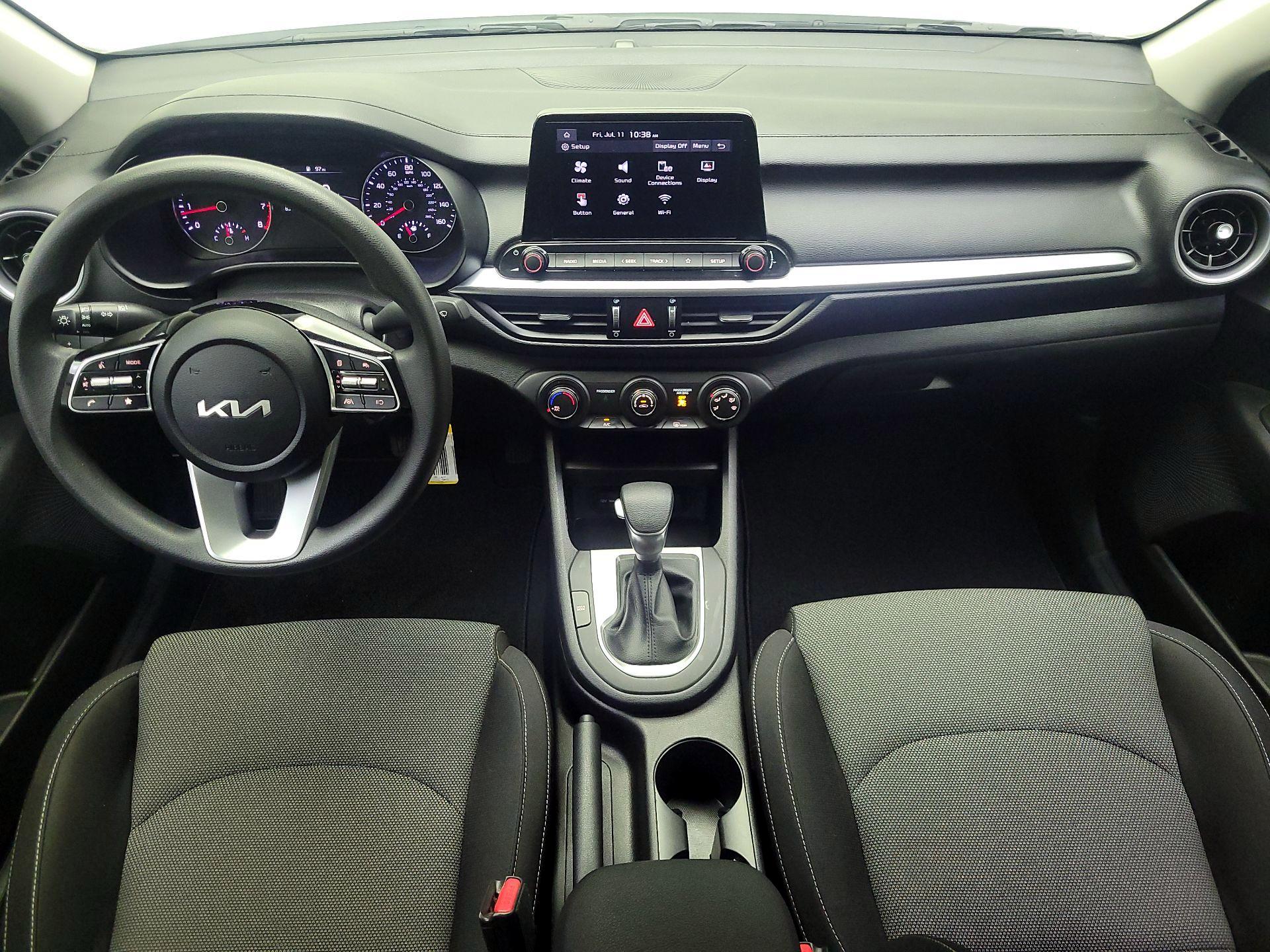 Thumbnail: 2024 Kia Forte - 9
