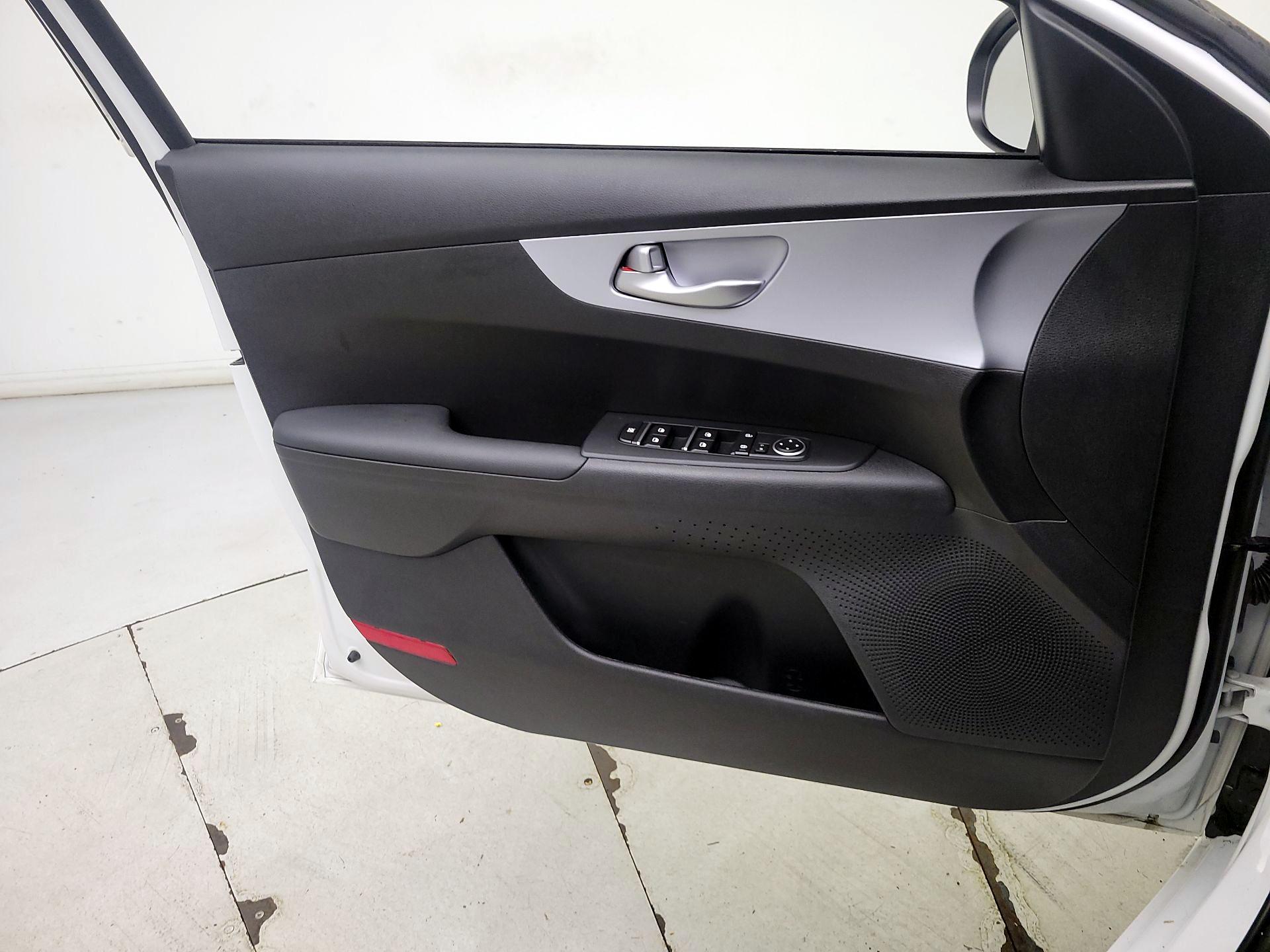 Thumbnail: 2024 Kia Forte - 12