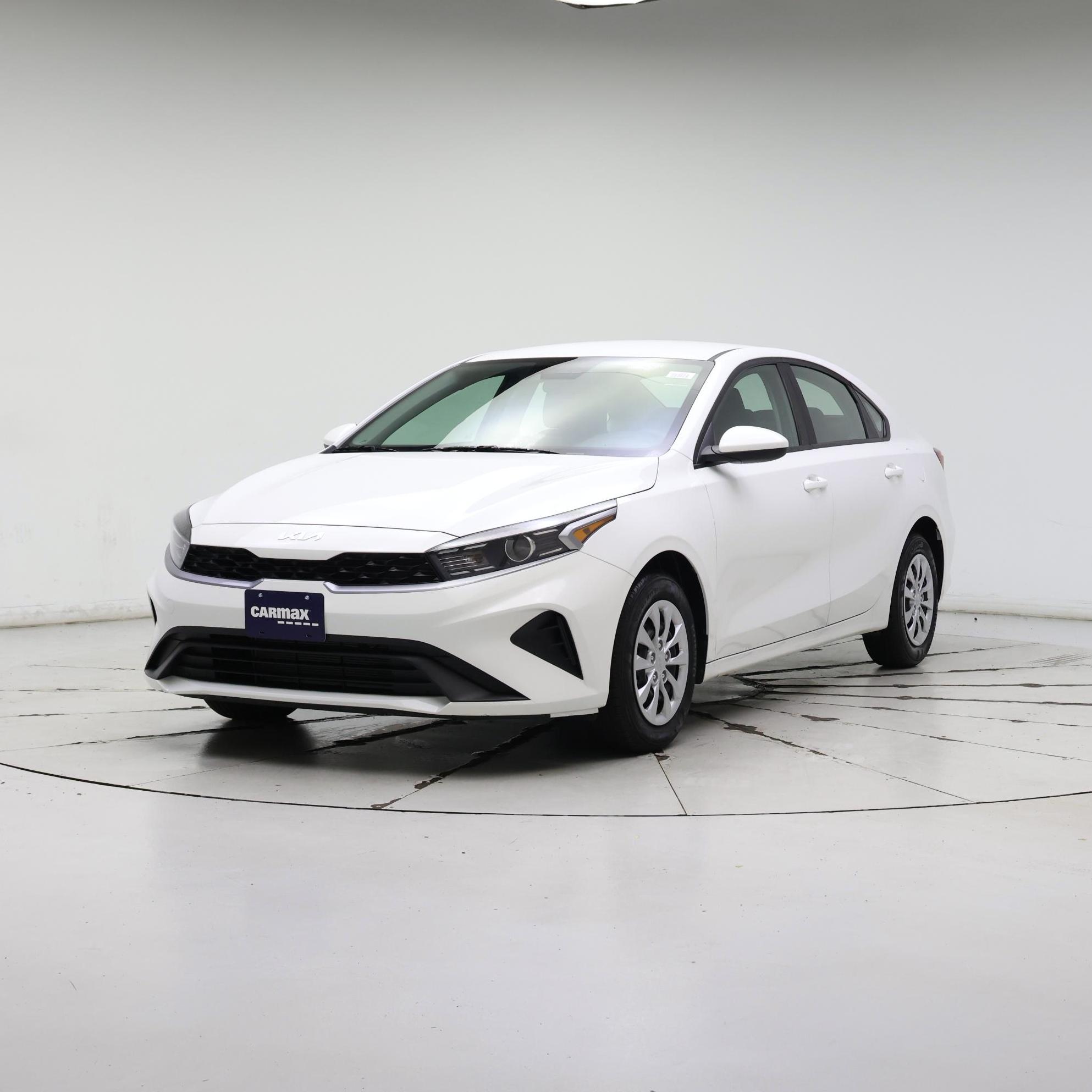 Thumbnail: 2024 Kia Forte - 4