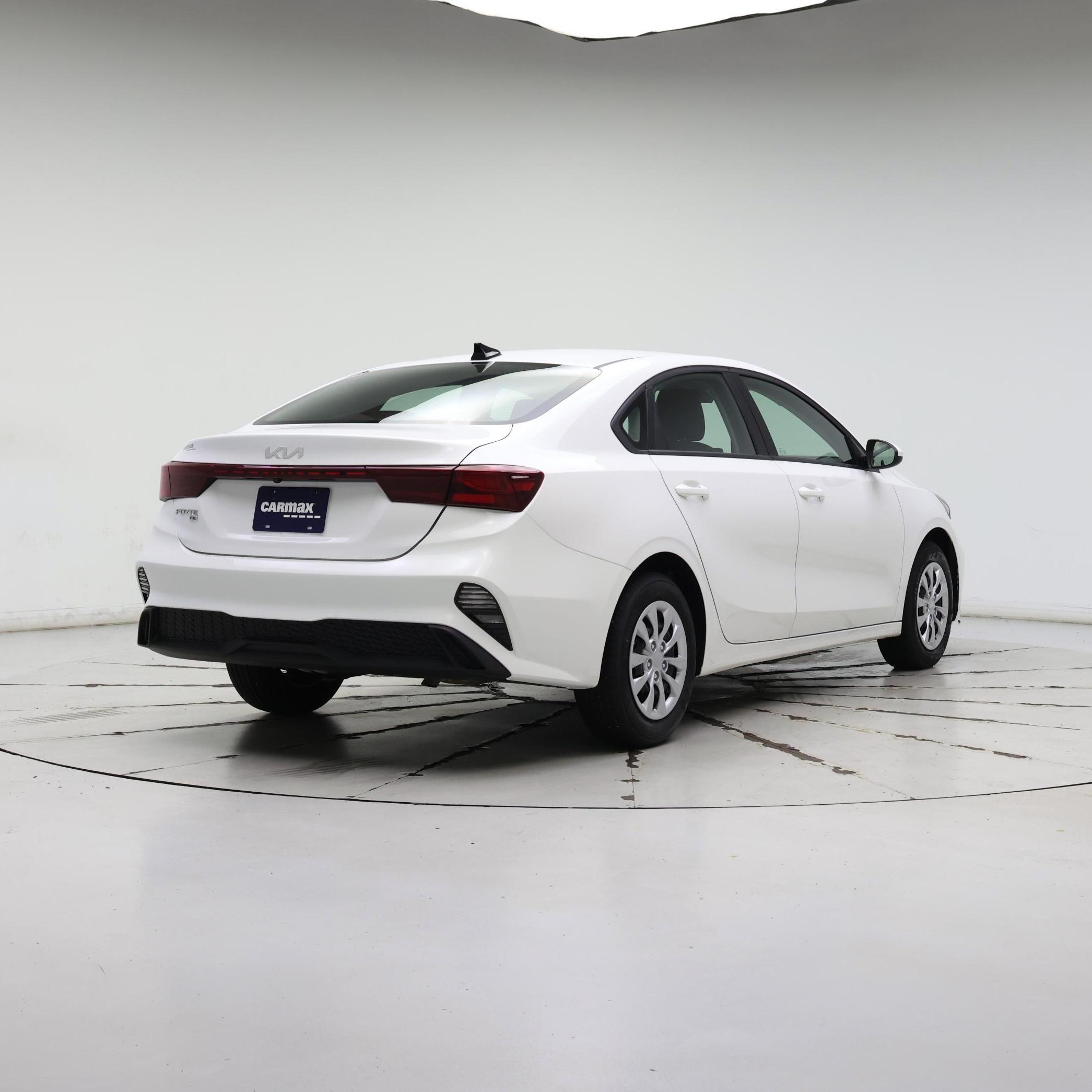 Thumbnail: 2024 Kia Forte - 8
