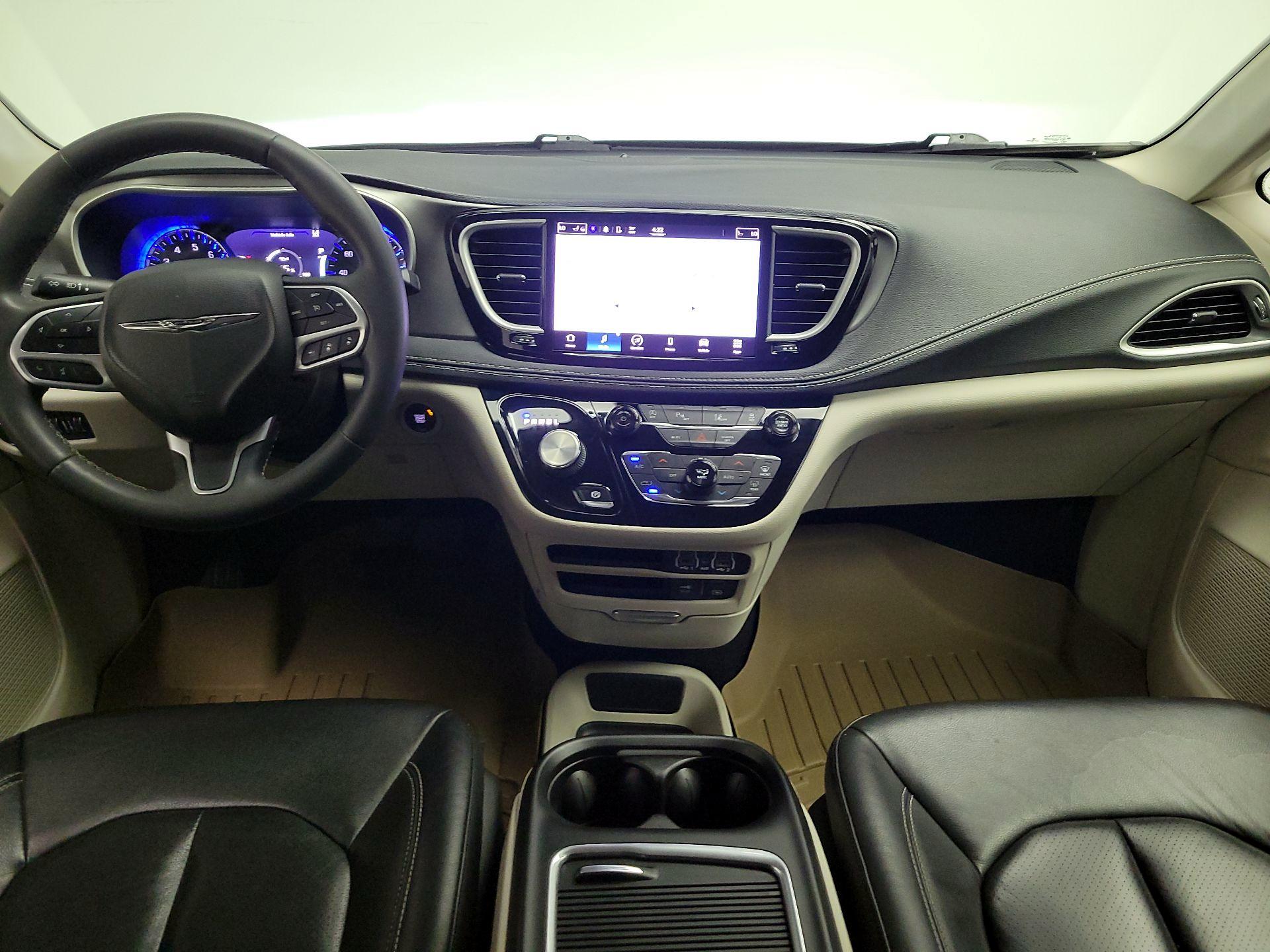 Thumbnail: 2022 Chrysler Pacifica - 9
