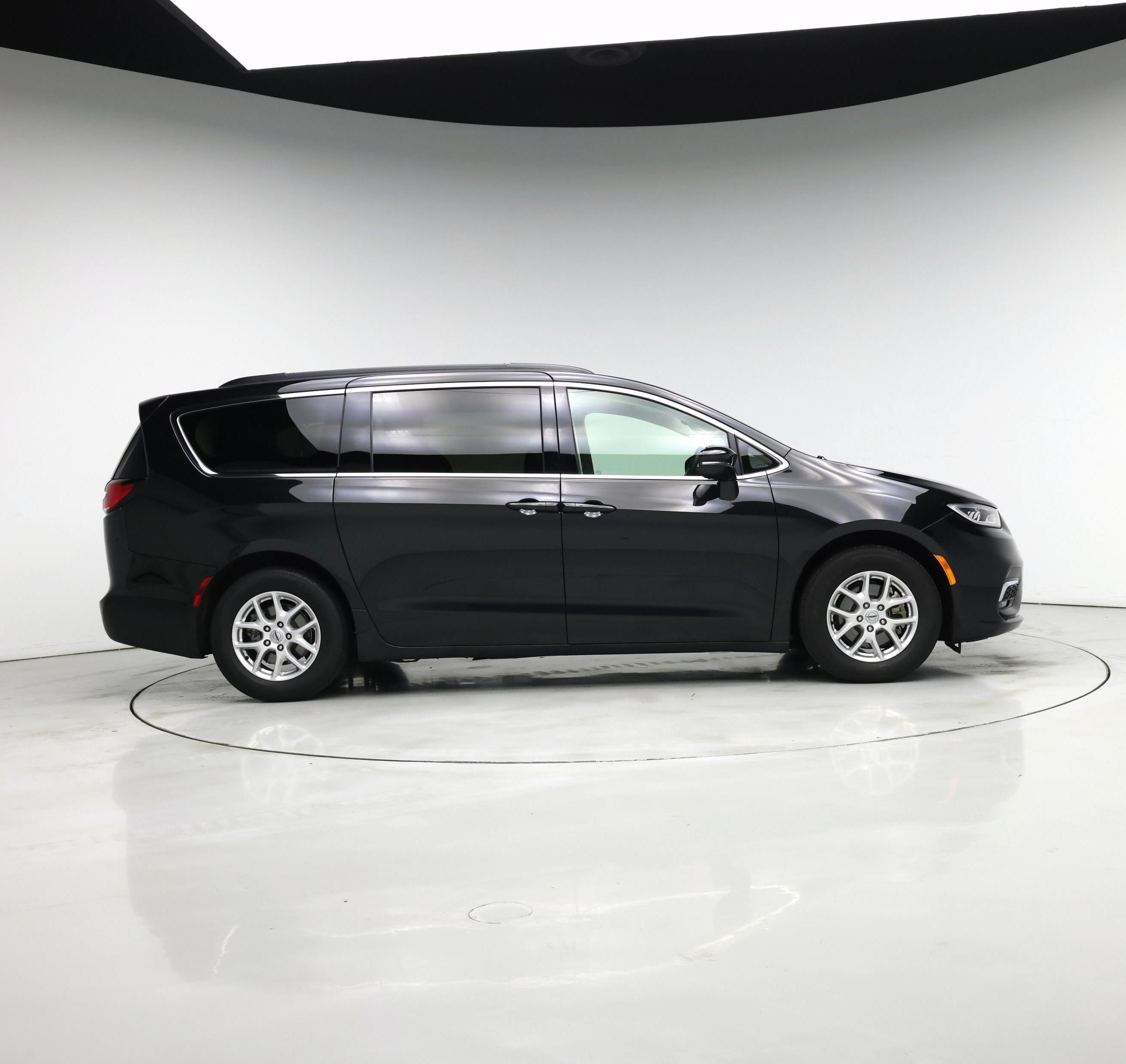 Thumbnail: 2022 Chrysler Pacifica - 7