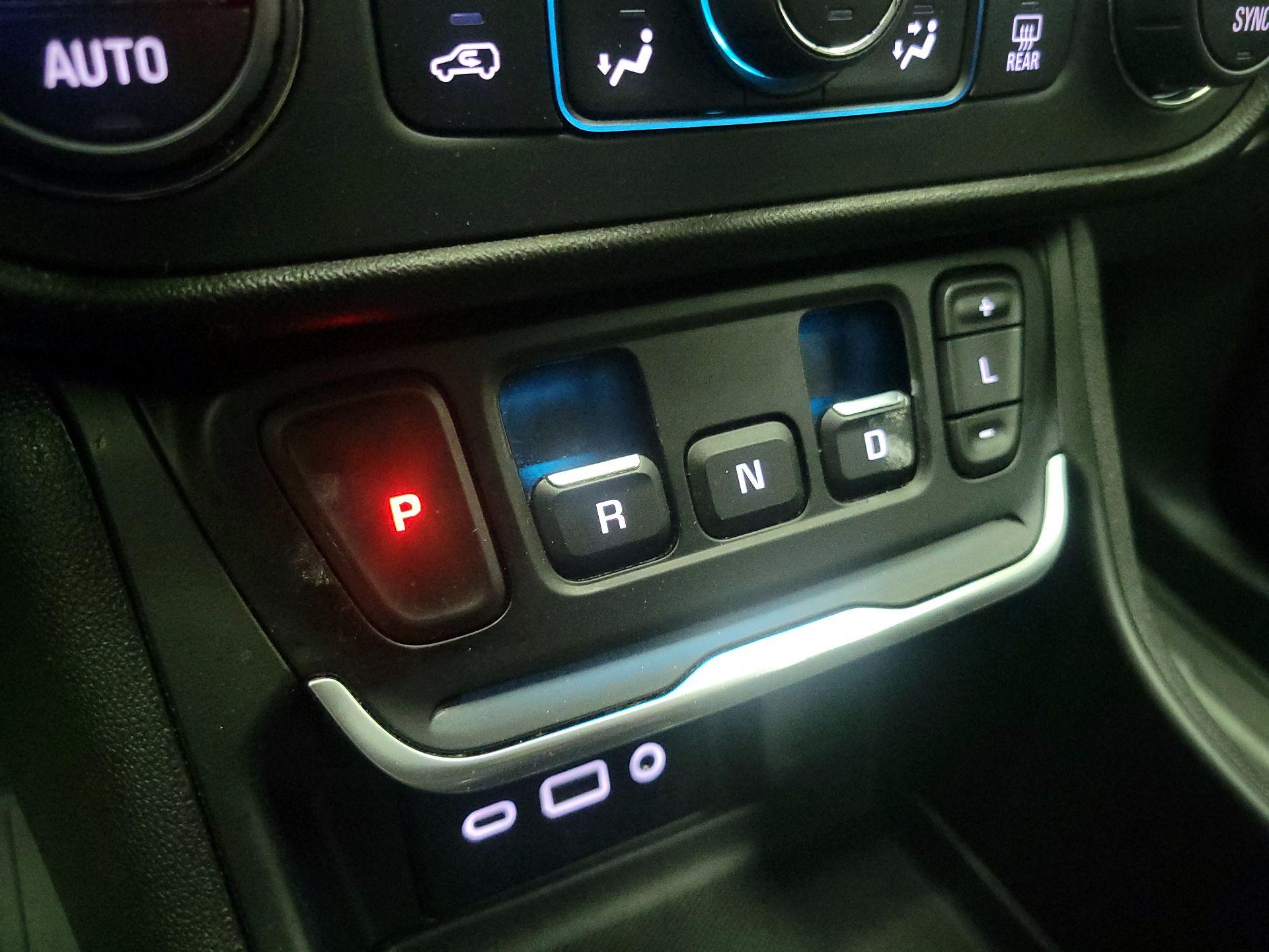 Thumbnail: 2019 GMC Terrain - 17