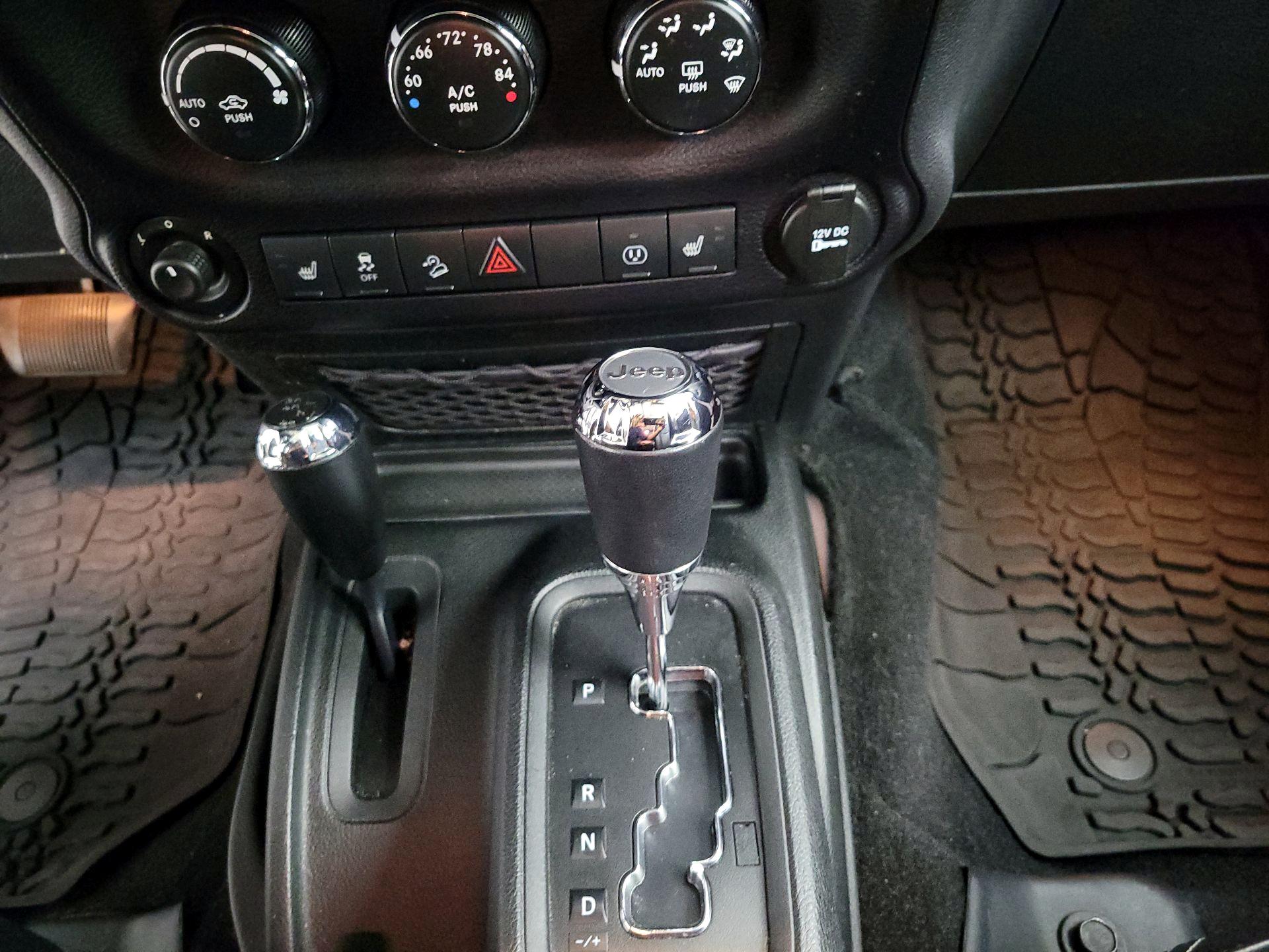 Thumbnail: 2016 Jeep Wrangler - 15