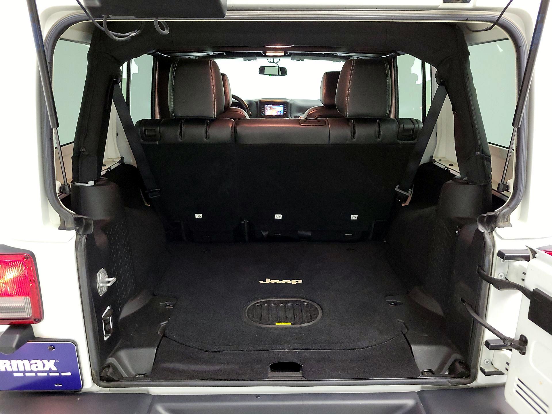 Thumbnail: 2016 Jeep Wrangler - 17